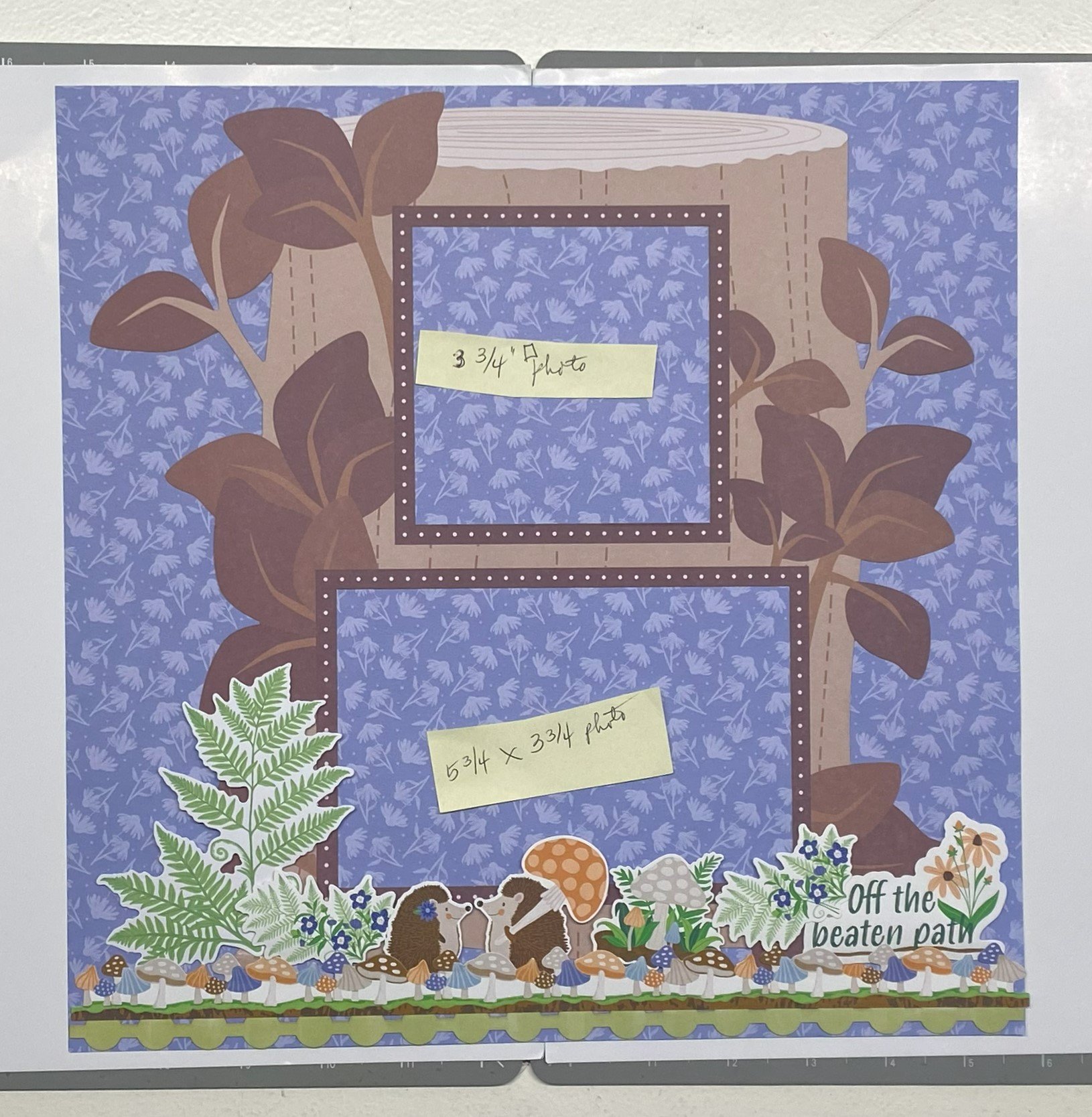 Hedgehogs and tree trunk frame, photo dimensions.jpeg