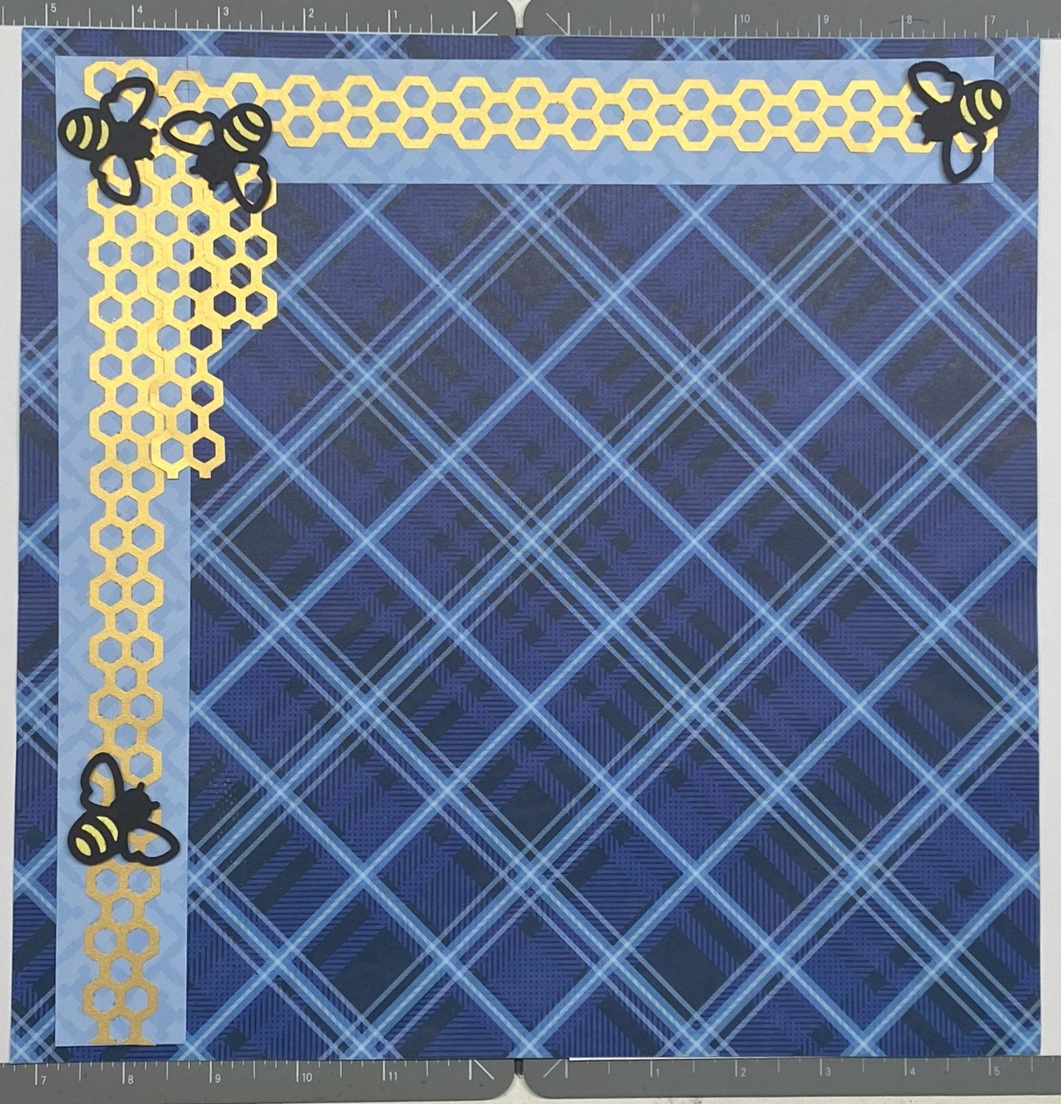 Gold Shimmer Honeycomb Corner.jpeg