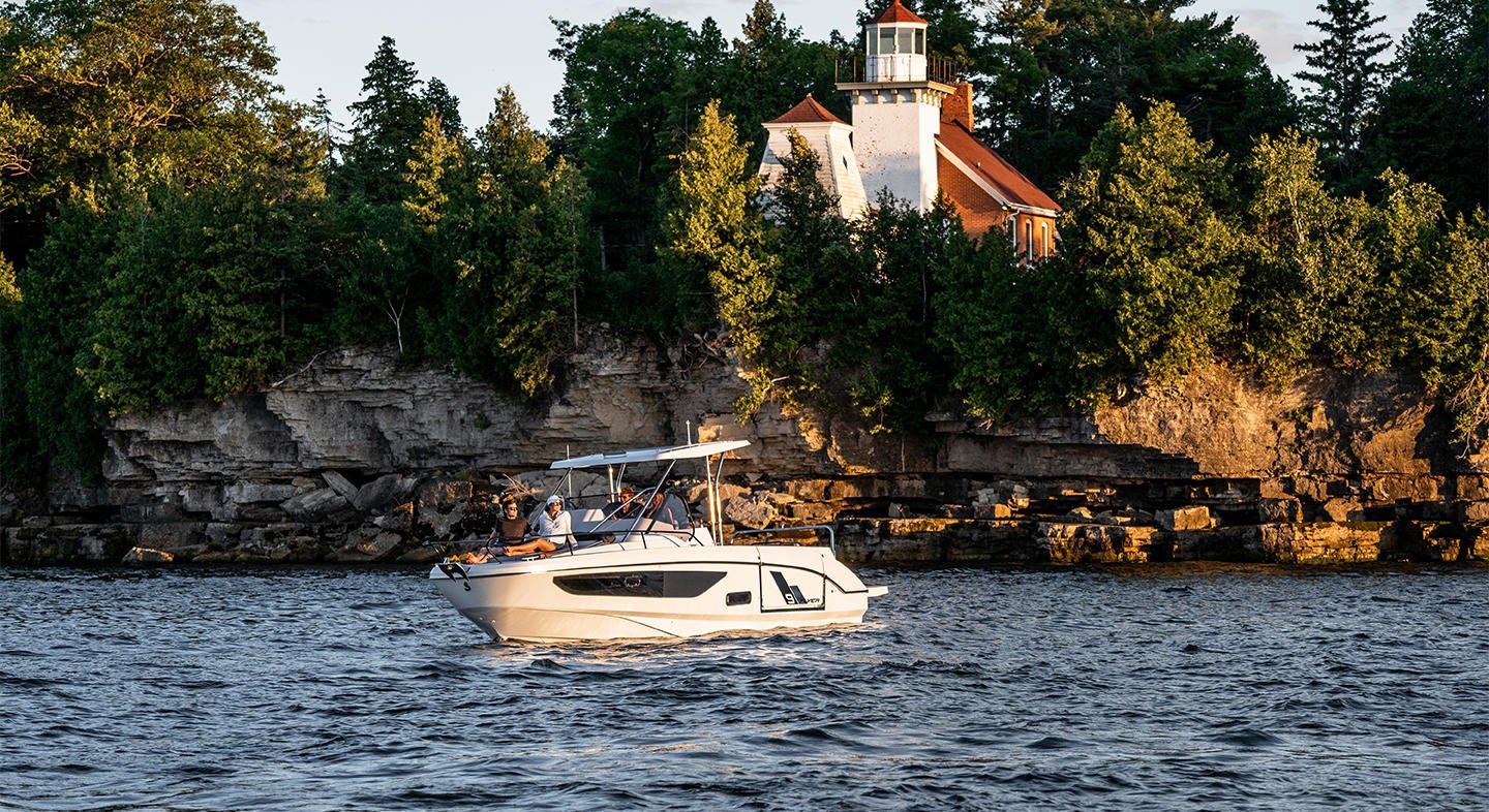 flyer9-sundeck-ext1.jpg