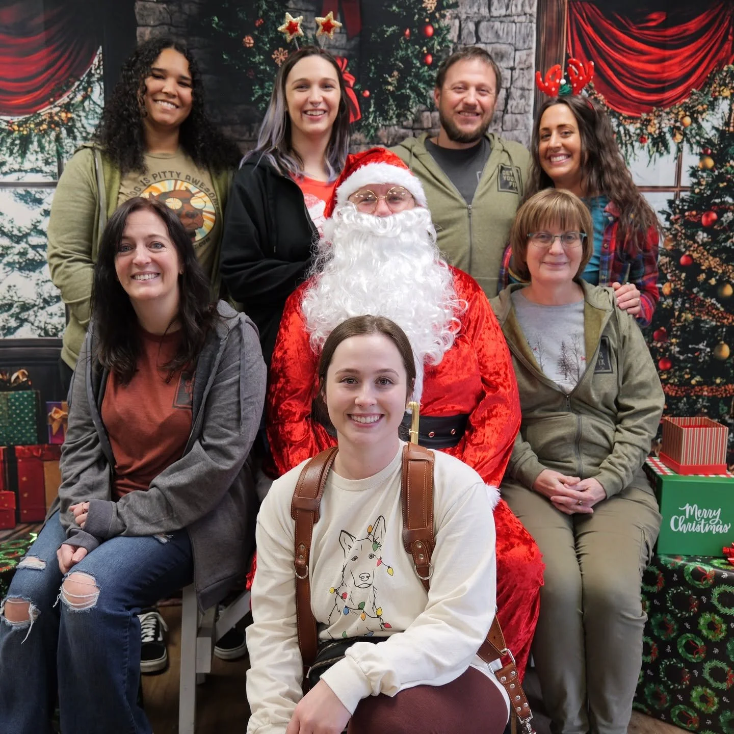 This whole crew hopes to see you TOMORROW for our second HOLIDAY PAWS FOR A CAUSE! Pet pics with Santa, awesome vendors and a whole lot of fun! 11am-2pm at The Great Life Vet in Kent, Ohio! Visit https://bit.ly/3KHIDEy for more info! 🐶📸🎅🏻🌲❄️❤️🥰