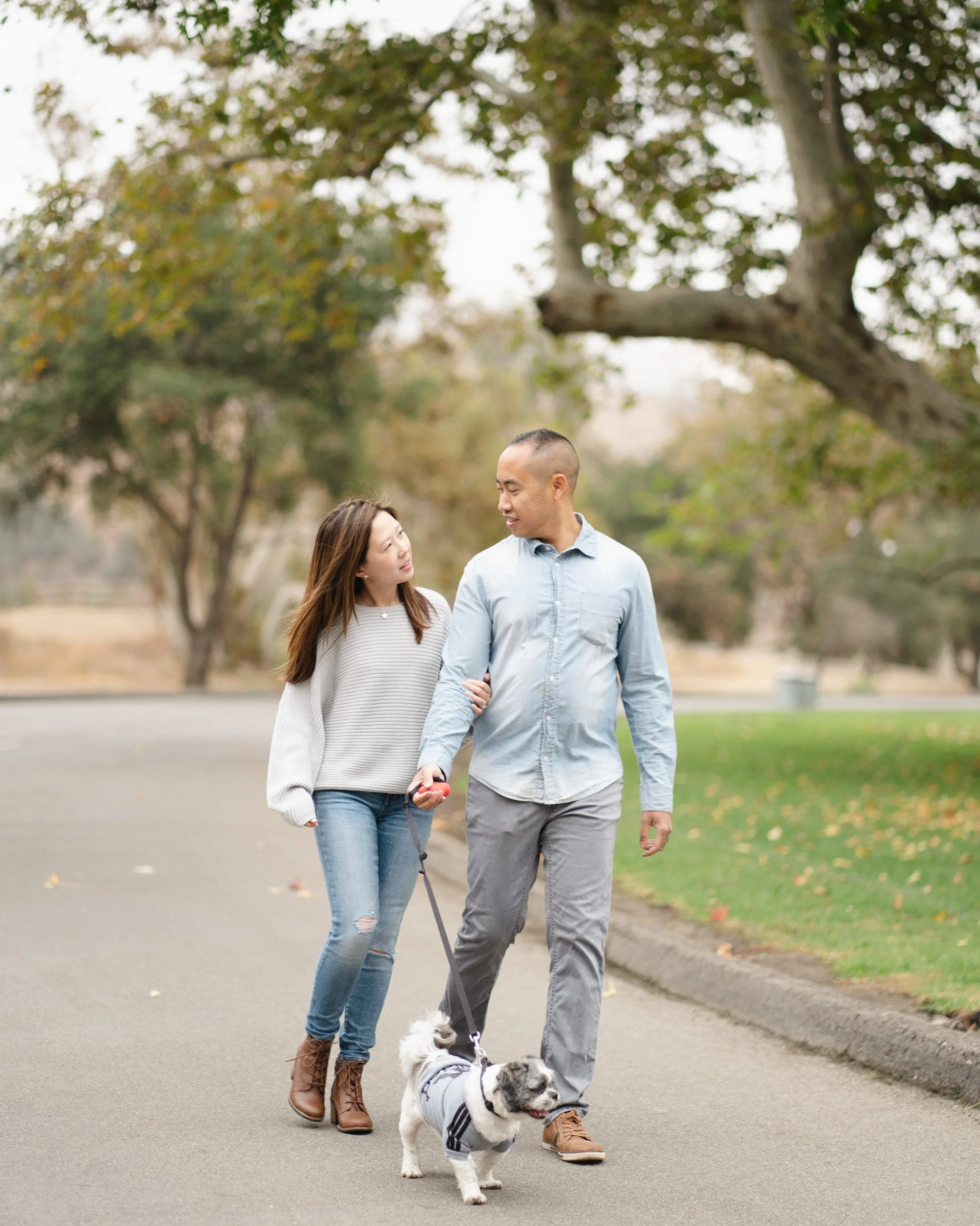 engagementphotosirvineregionalparkfirelitstudios-11.jpg