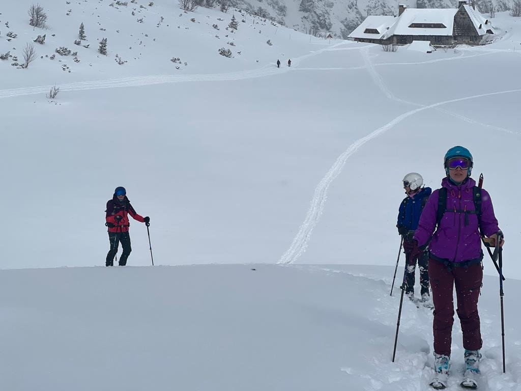 Girls on tour wyjazdy dla kobiet obozy narciarskie girls camp 10.jpeg
