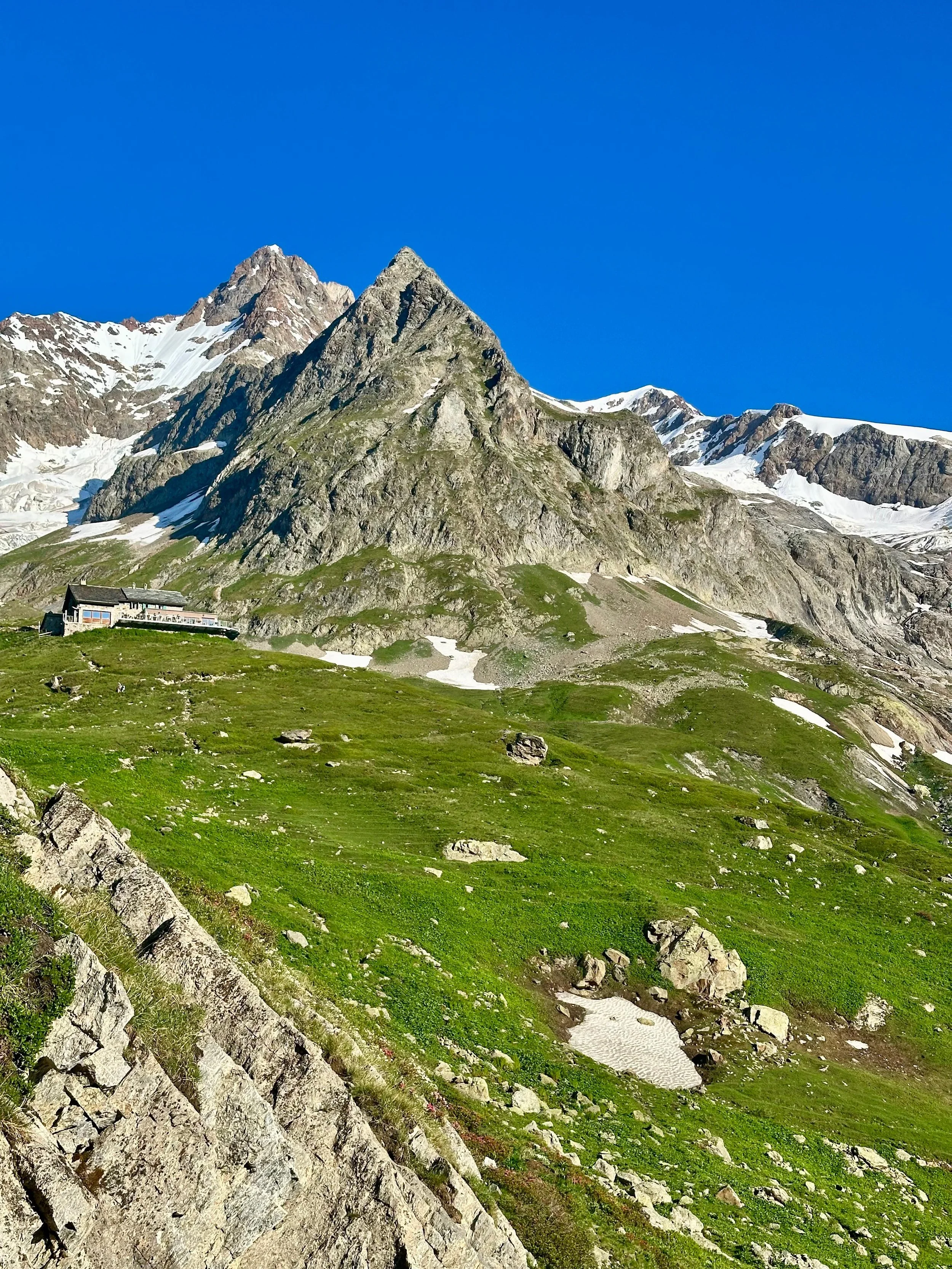 tour de mont blanc girls on tour courmayeur.jpg