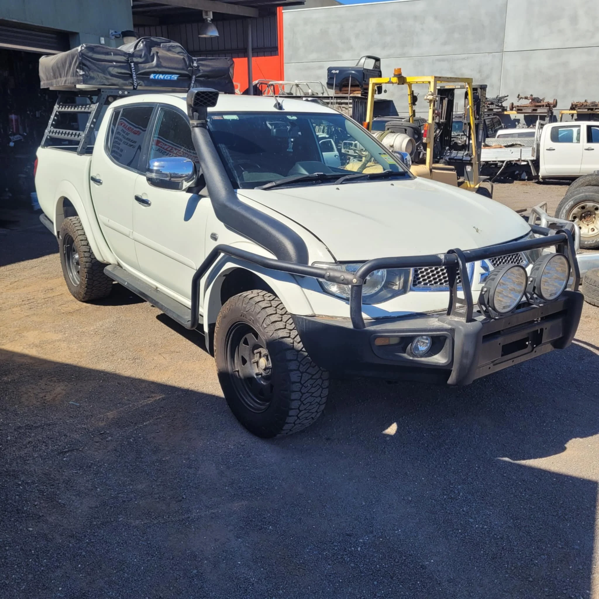 MITSUBISHI MN TRITON