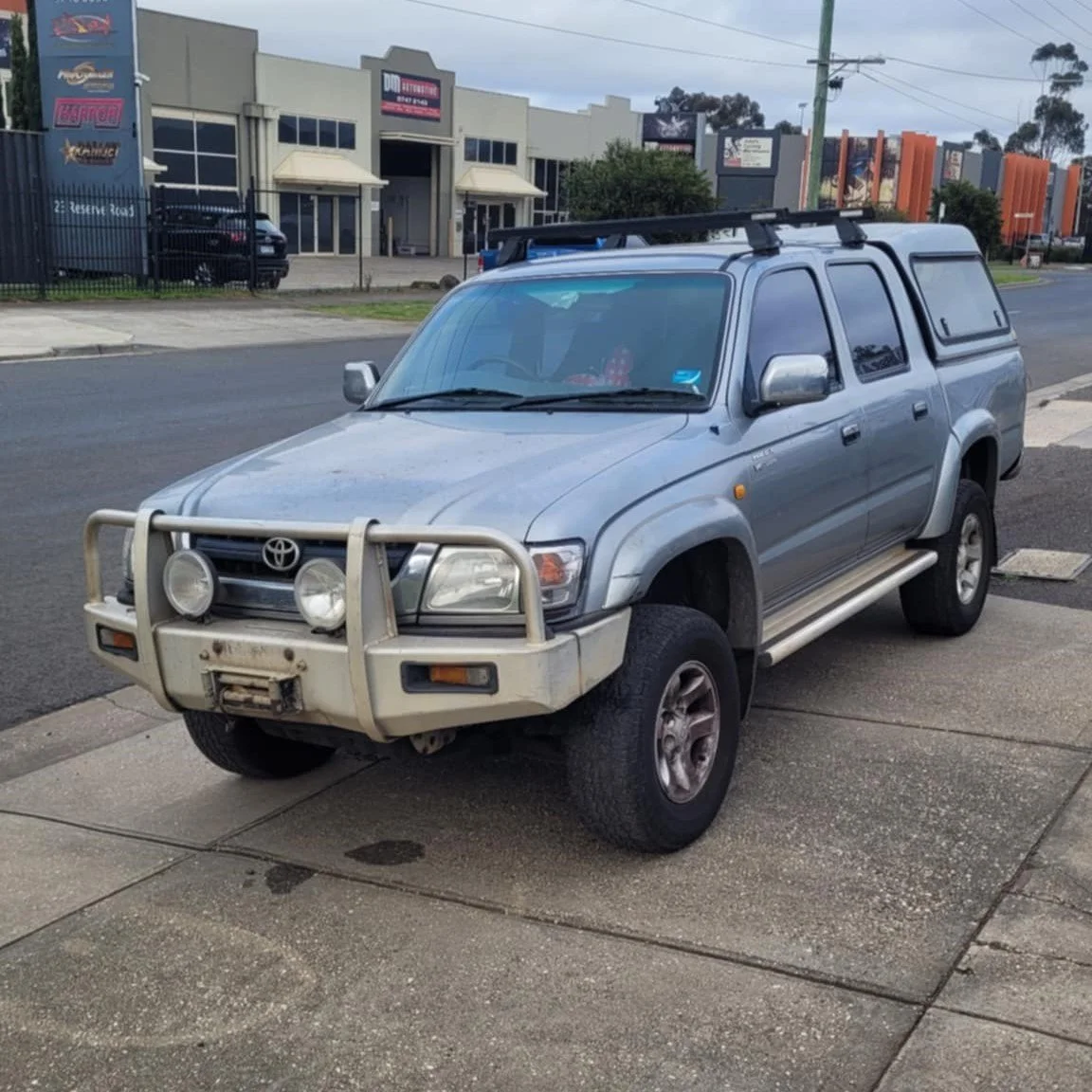 TOYOTA HILUX VZN167