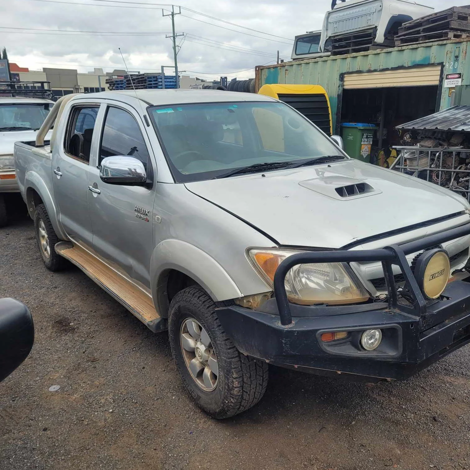 TOYOTA HILUX KUN26