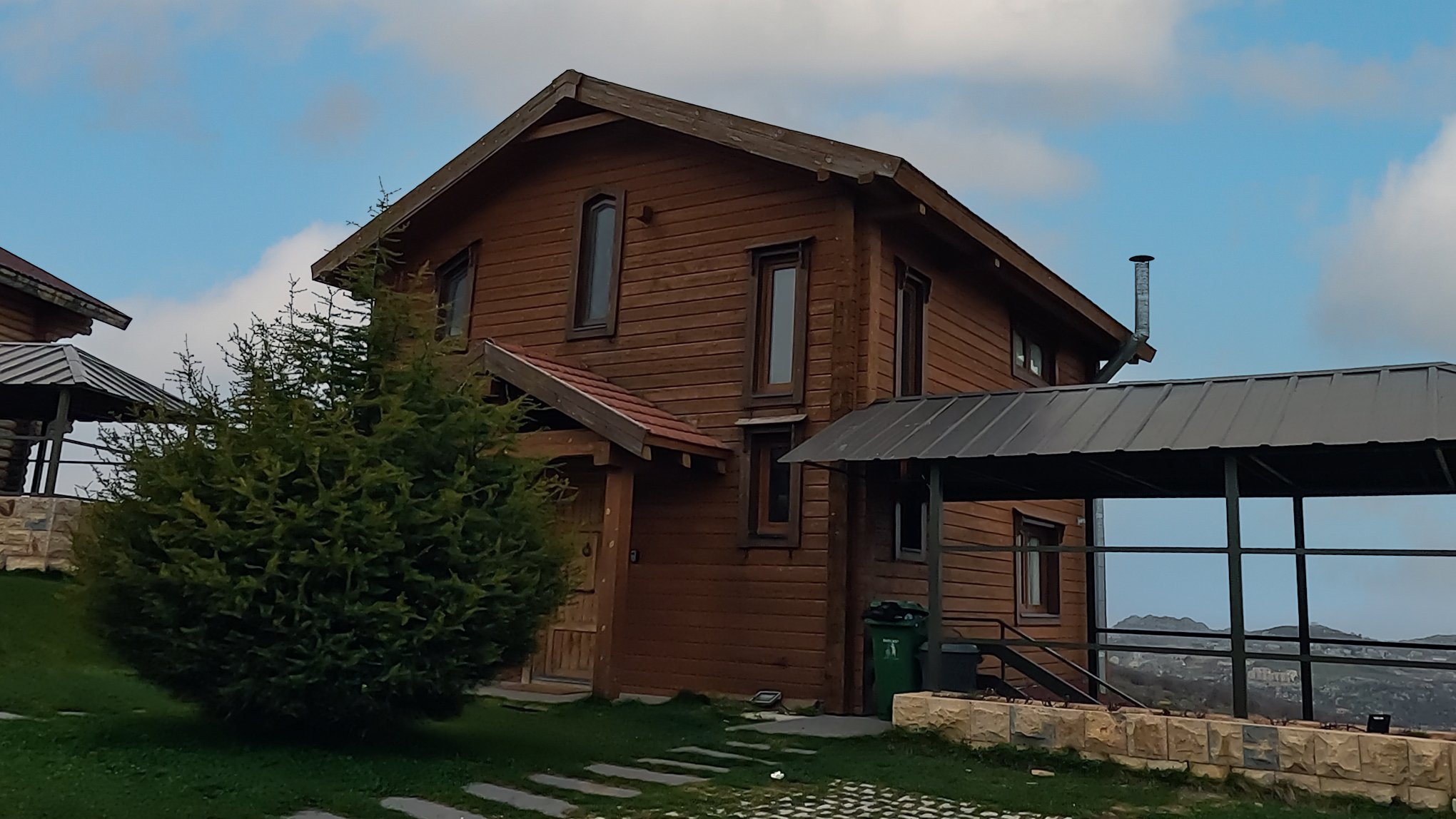 WoodStoneChalet.jpg