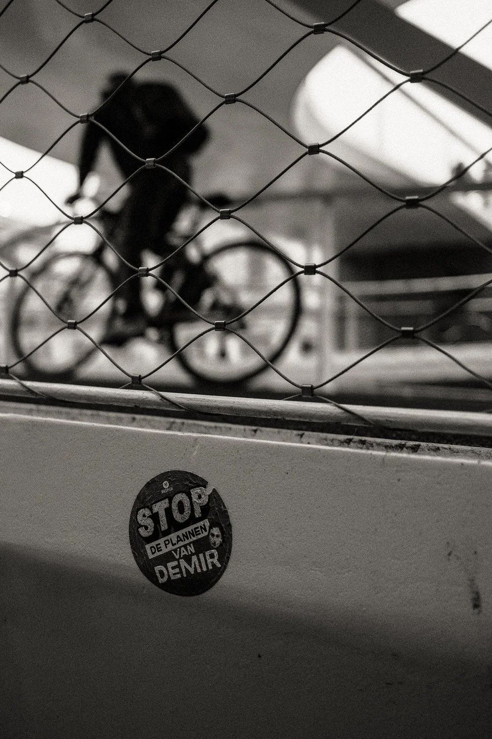 275. Stop Demir