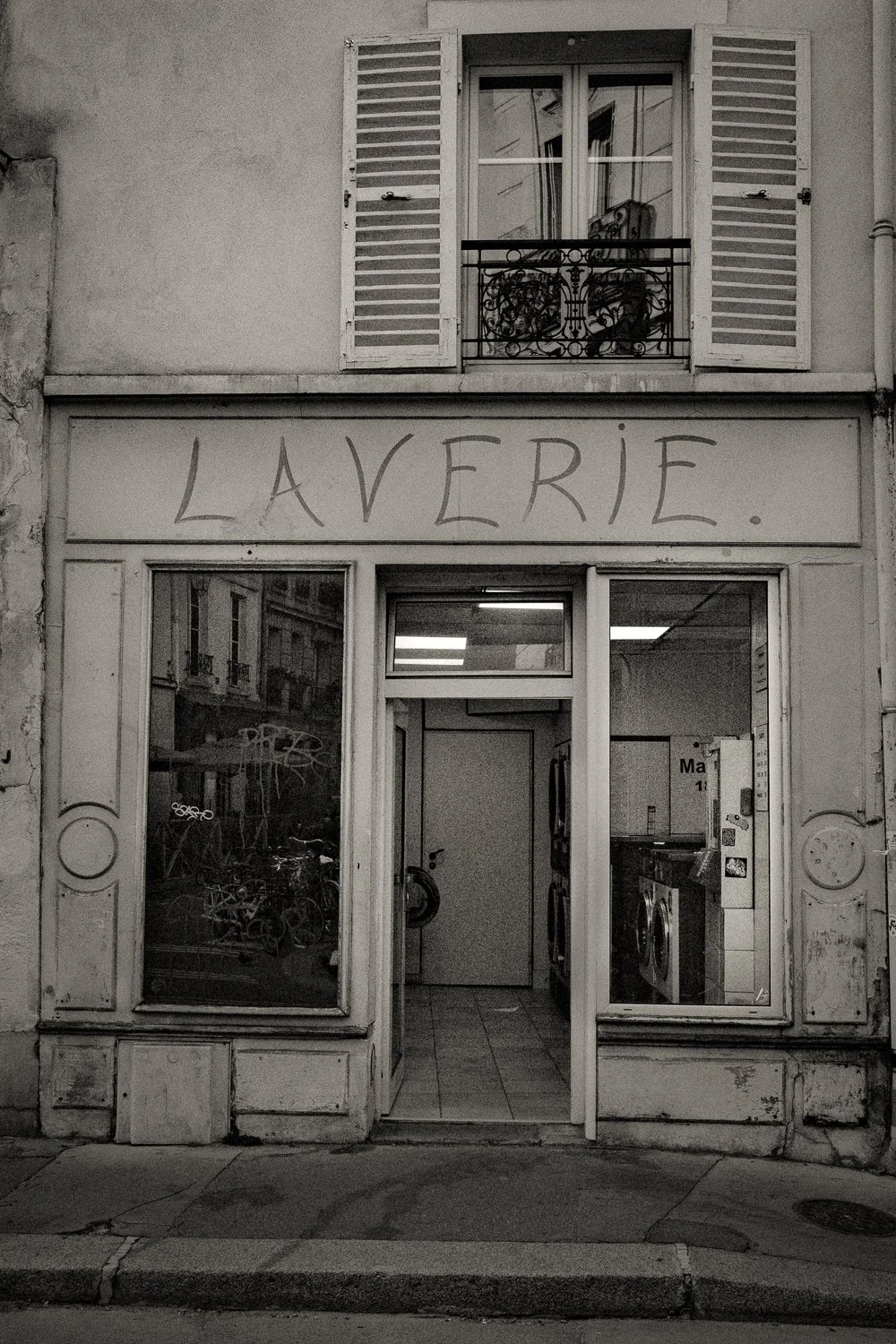 244. Laverie