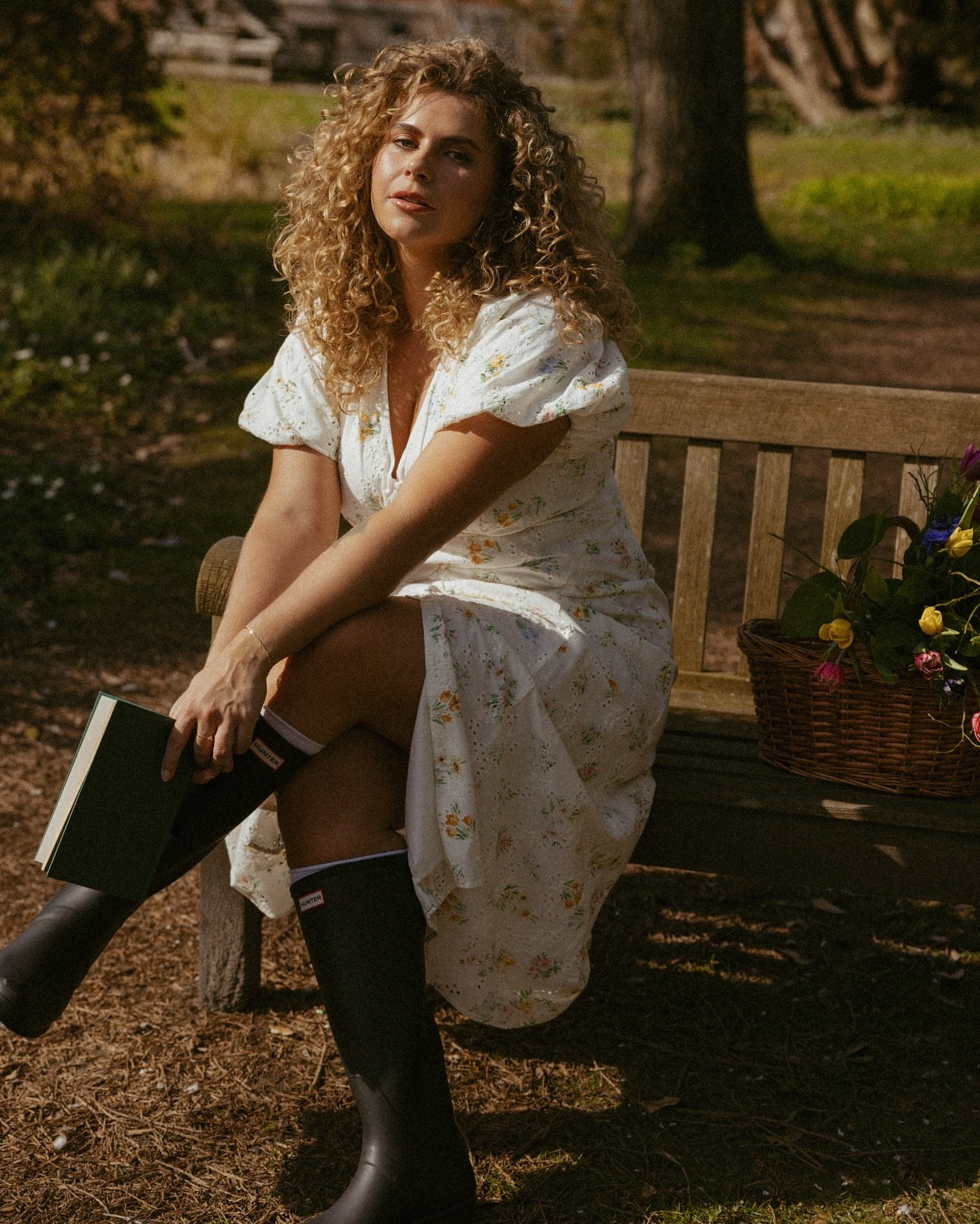 Spring is turning into summer and summer is all I need💐🌞
Love when an idea comes to life and the entire team is on the same wavelength! This shoot is one that makes me fall in love with my job over and over again. 

PHOTOGRAPHER Fay Valentine @time