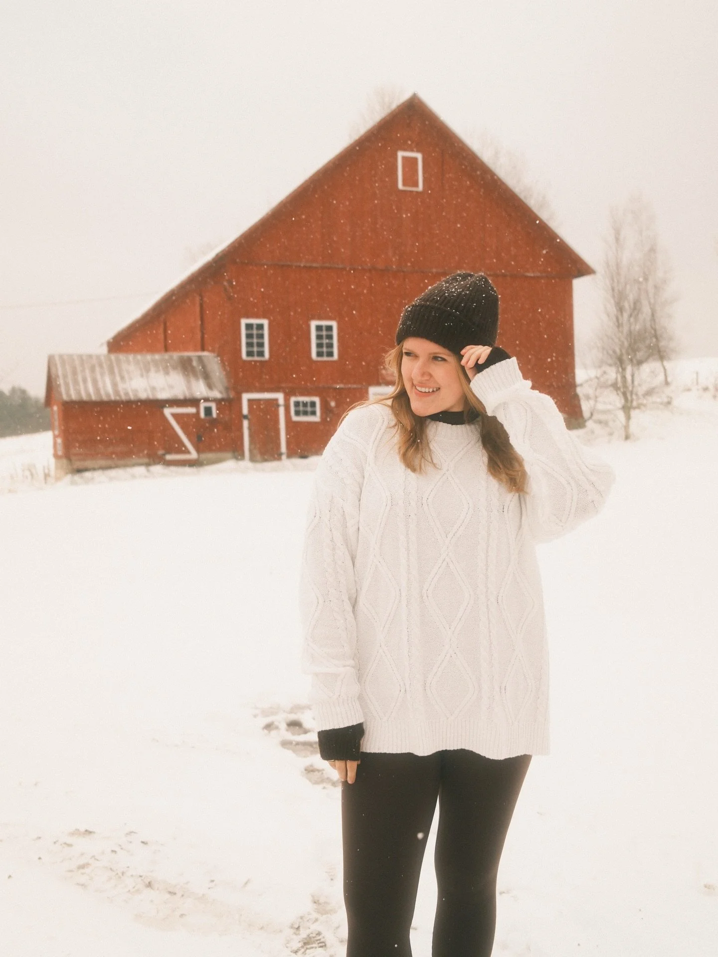 Have a gentle christmas 🌲 Because christmas can be difficult as well, when you miss someone, lost someone, spend it alone, when you see other people celebrate what you can&rsquo;t have, when you feel happy for others, but not for yourself. So have a