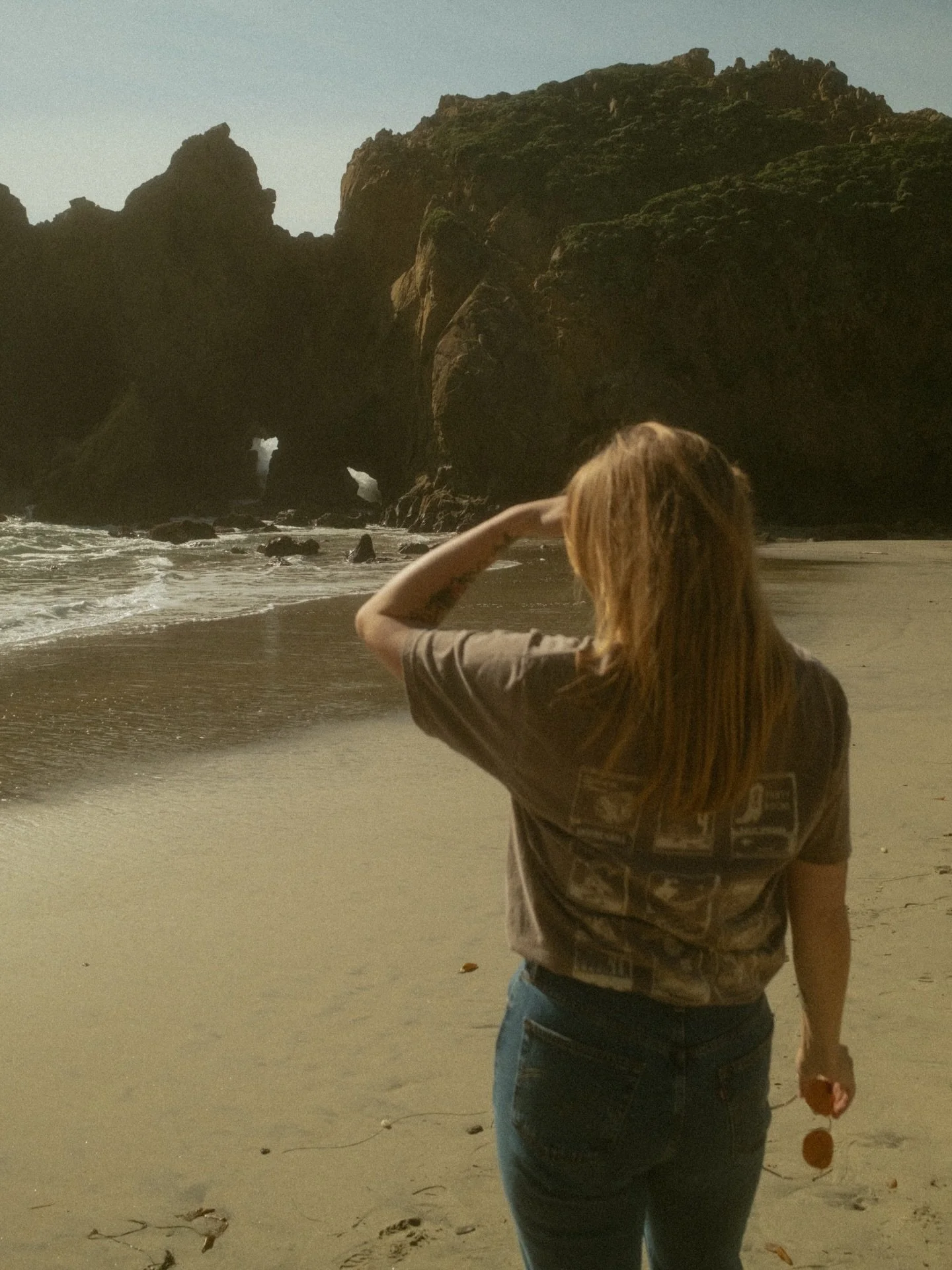 Always take the winding, one-lane roads and you might end up at a place like this🌊