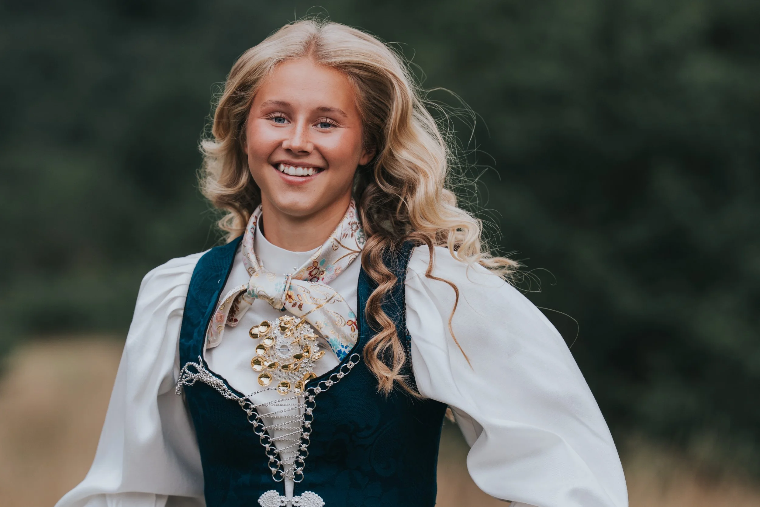 konfirmantfotografering-agder-bunad-fotograf-elisabeth-norbakk.jpg