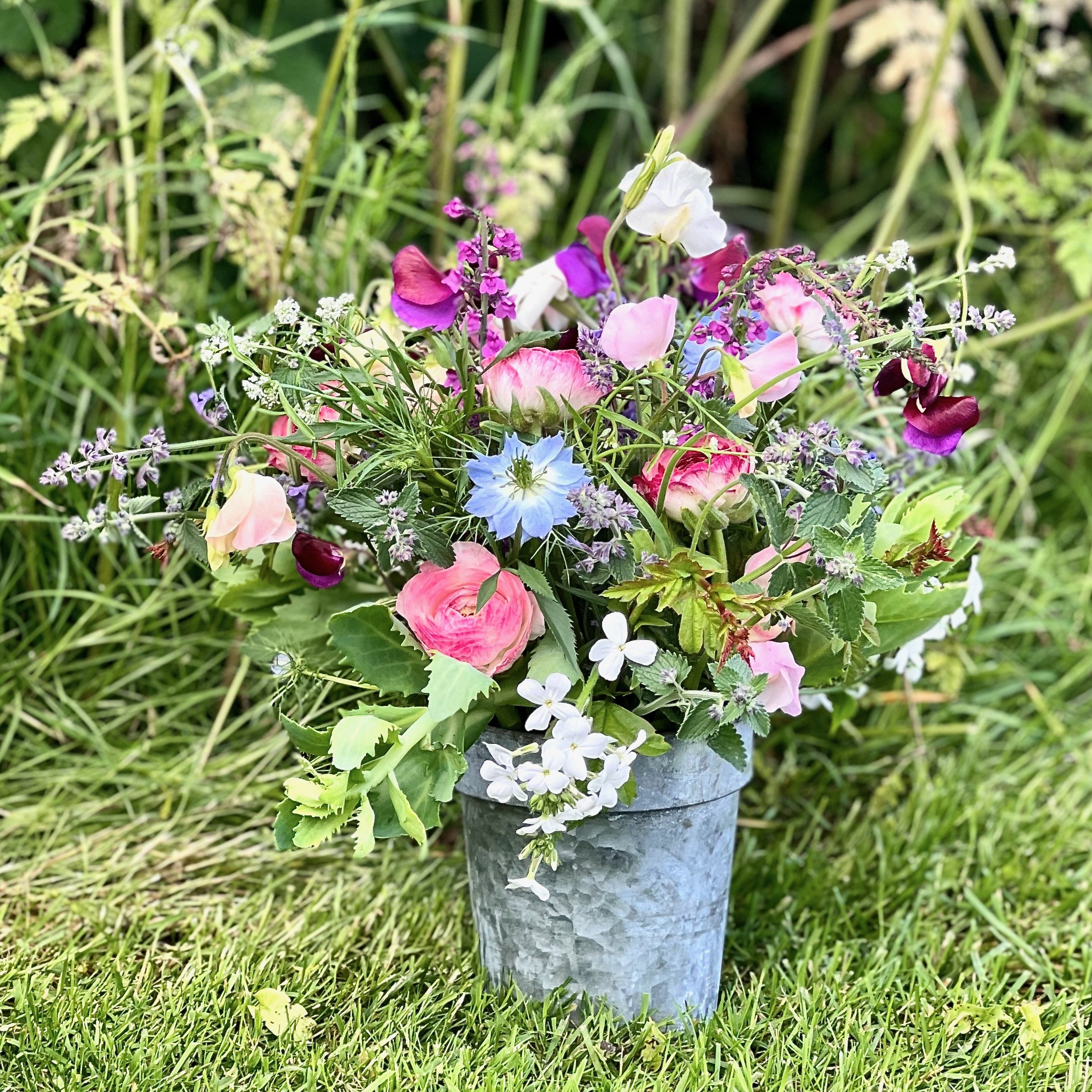 farmers-market-table-arrangement.jpeg