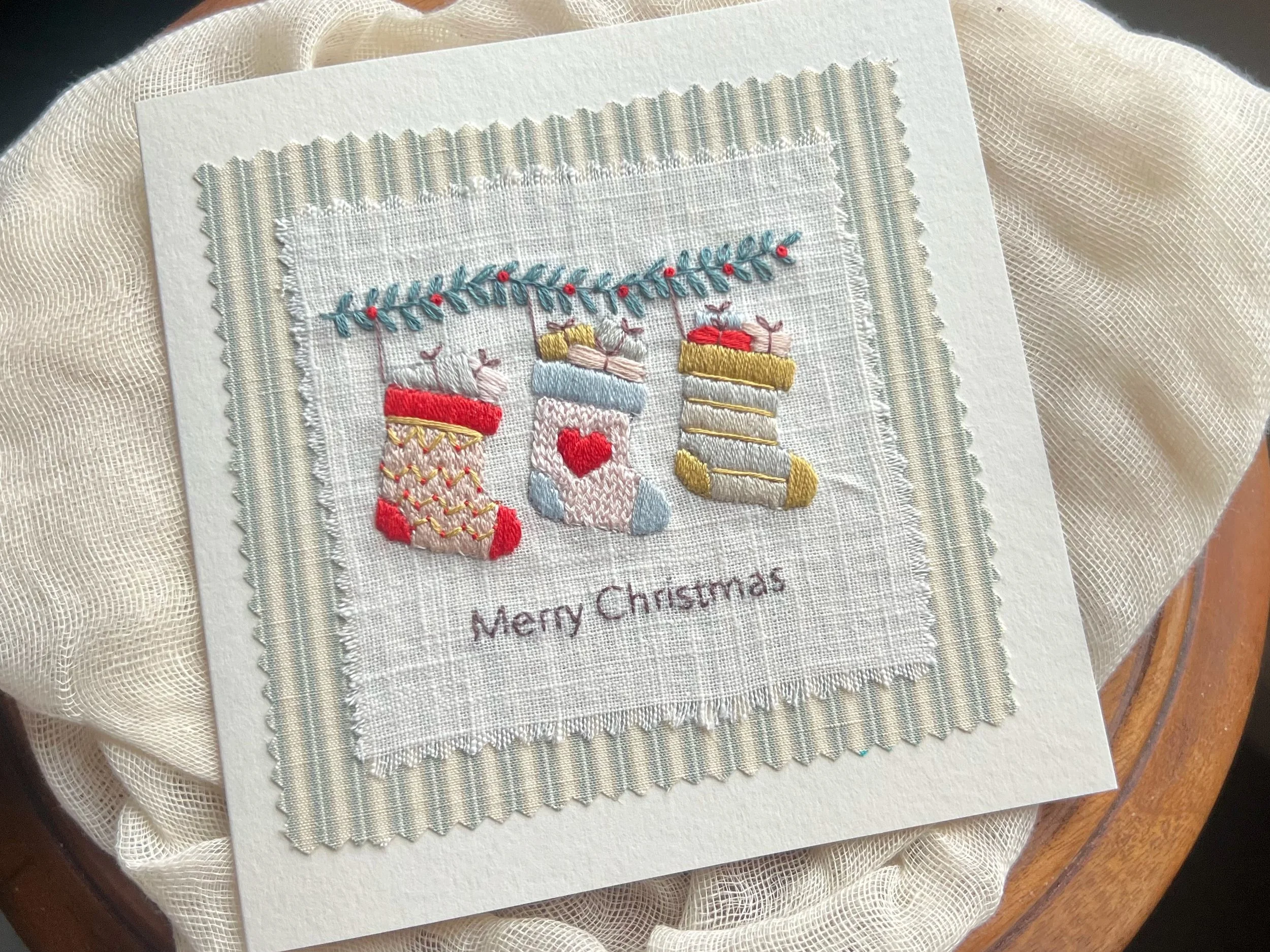 greeting-card-embroidery-kit-hanging-stockings-ls.jpeg