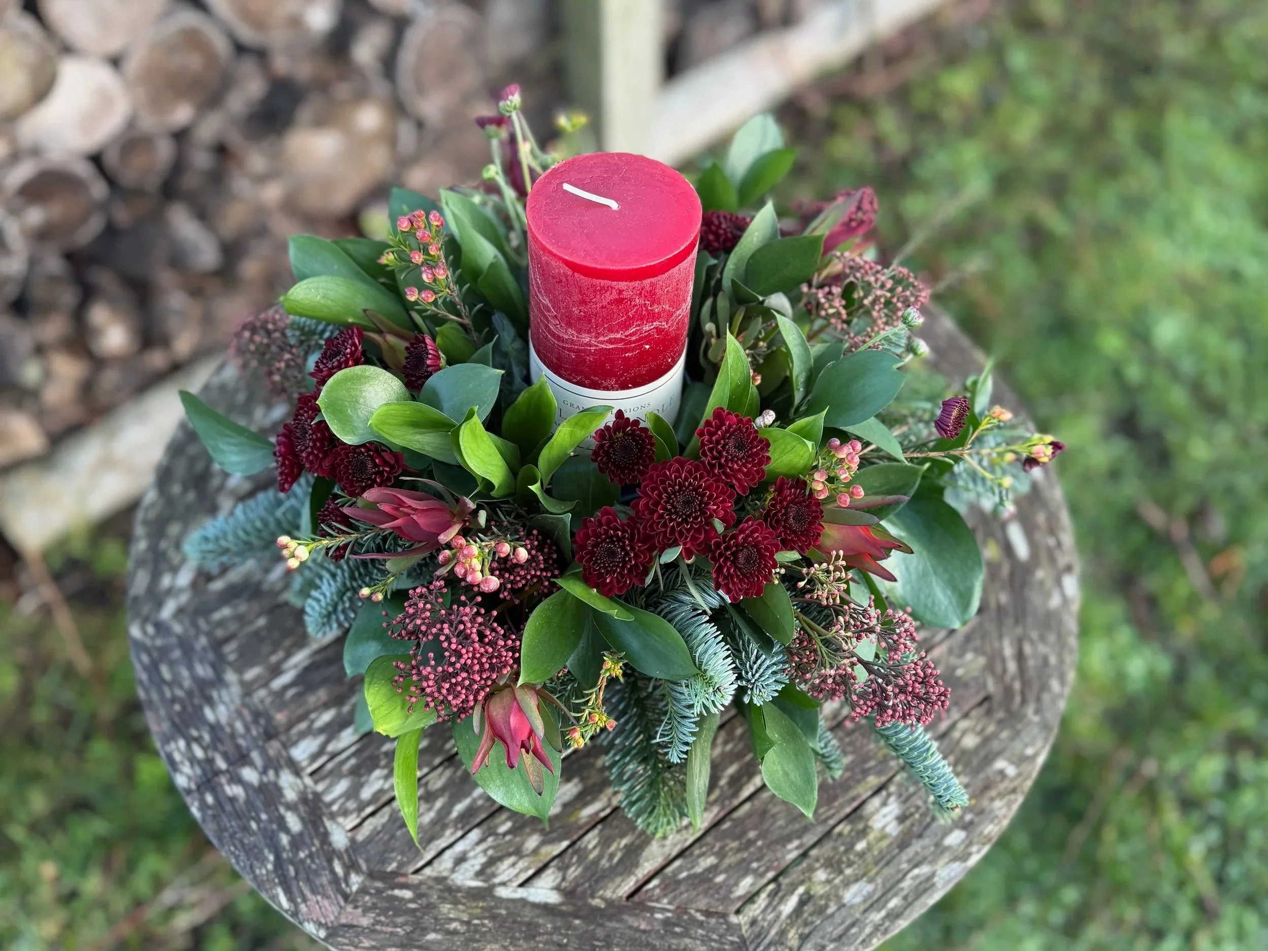 christmas-arrangement-reds-above.jpg
