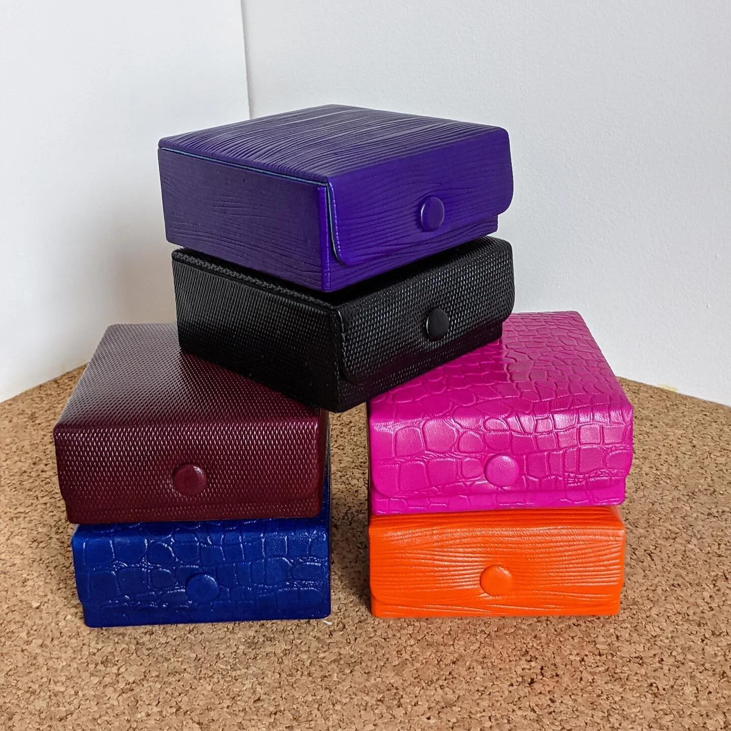 Square Stud Box - #SustainableLeather just for you 🎁
Quality is something we will never compromise on, you deserve it, that’s why we crafted it
Classic | Handcrafted | Timeless