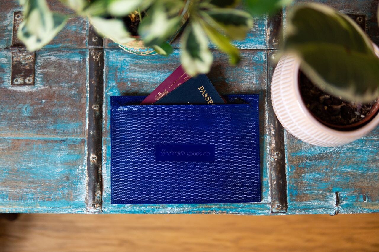 Flying High! You need to protect your Passport ✈️
… And our blue leather looks just fabulous as a passport pouch 💙
Our pouches are practical, convenient and the perfect accessory for your trip. Also available in Fuchsia, Deep Purple, Aqua,