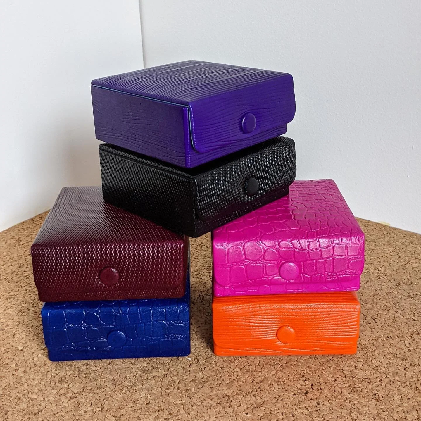 Square Stud Box - #SustainableLeather just for you 🎁

Quality is something we will never compromise on, you deserve it, that&rsquo;s why we crafted it

Classic | Handcrafted&nbsp;| Timeless