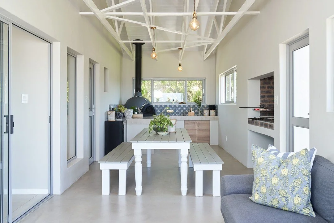 Have fun with the whole family at this stylish home.. Lots of attention to detail with thinking of families who want ease of use and still to have a holiday at the same time. 

It&rsquo;s gorgeous entertainment area with inside braai and pizza oven m