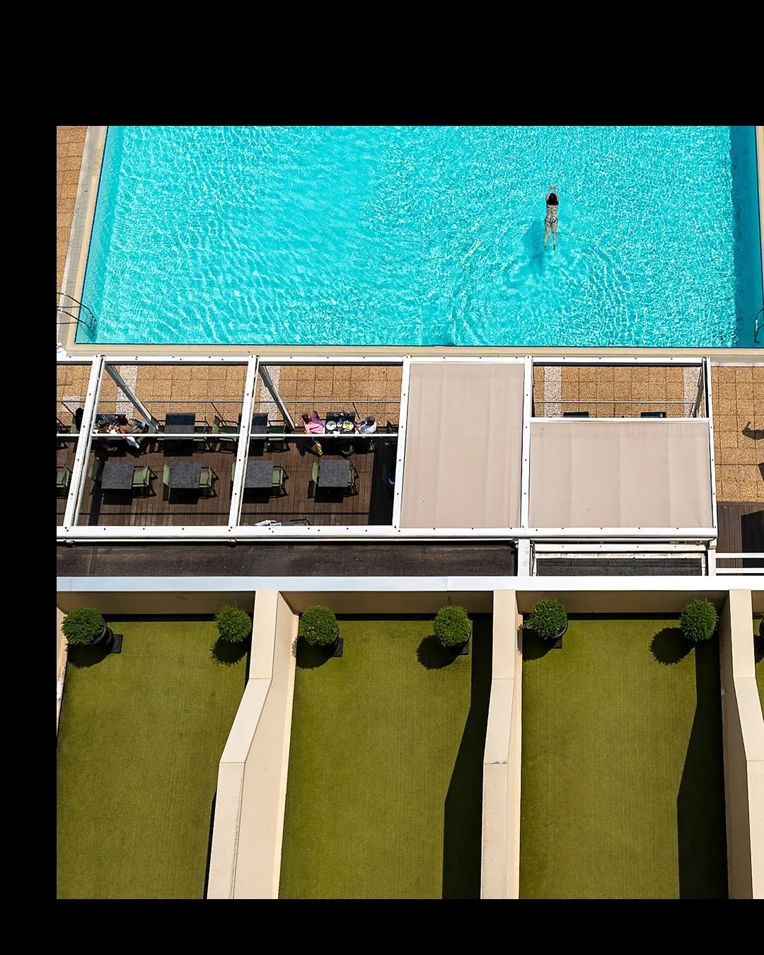 🔹 Immersion bleue

Une parenth&egrave;se aquatique au c&oelig;ur de l&rsquo; @hotellyonmetropole pour lequel j&rsquo;ai eu la chance de r&eacute;aliser un reportage complet. 

Ce panorama met en lumi&egrave;re l&rsquo;&eacute;l&eacute;gance et la s&