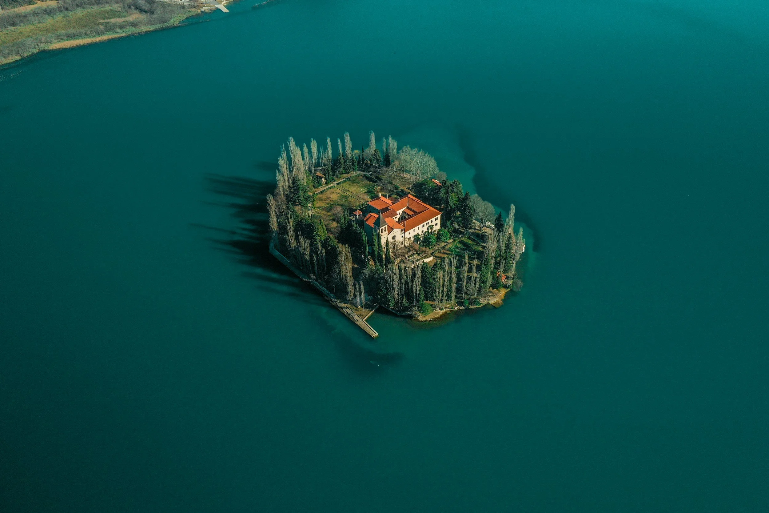 Visovac_monastery_aerial.jpg