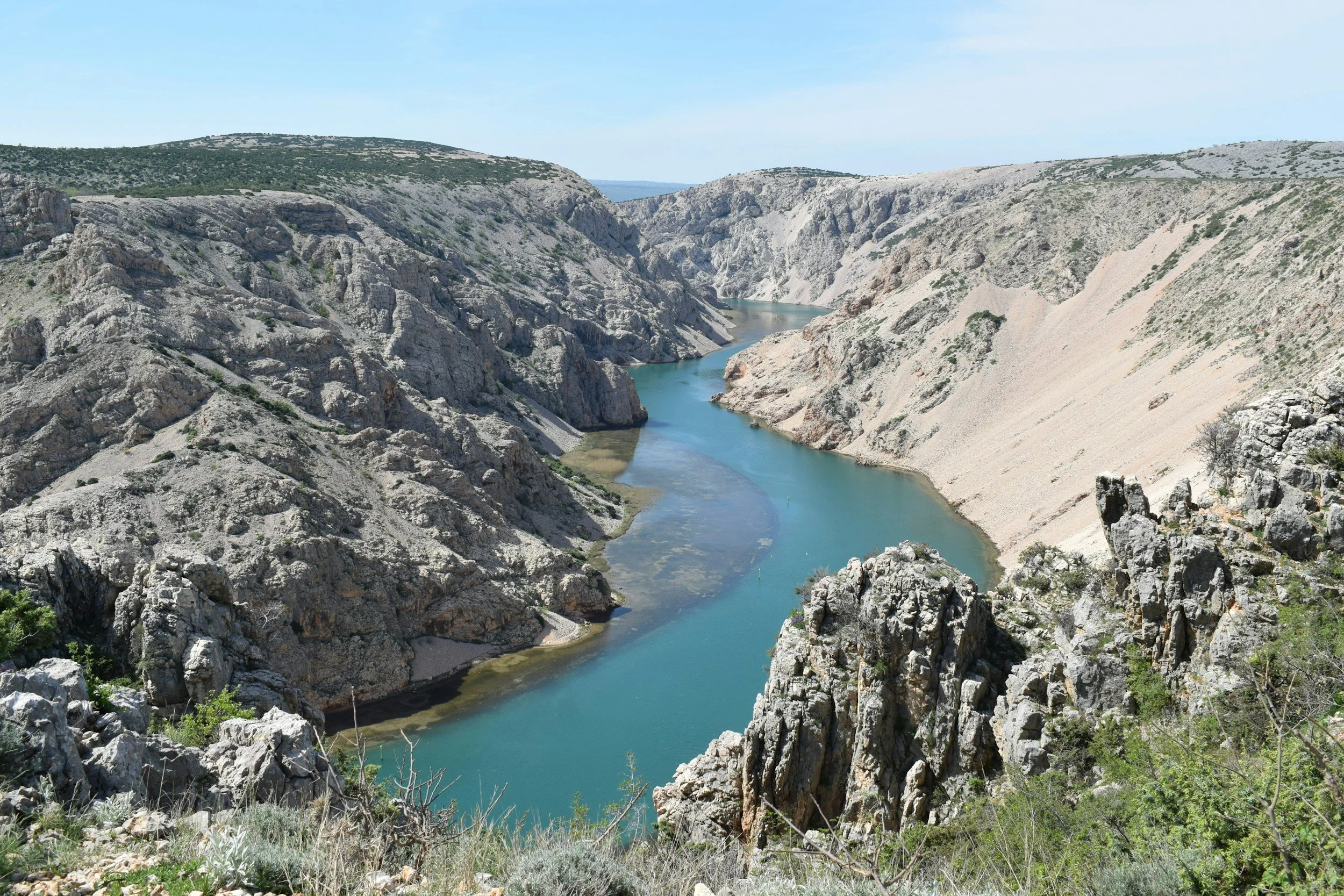 Zrmanja_canyon_bend_2.jpg