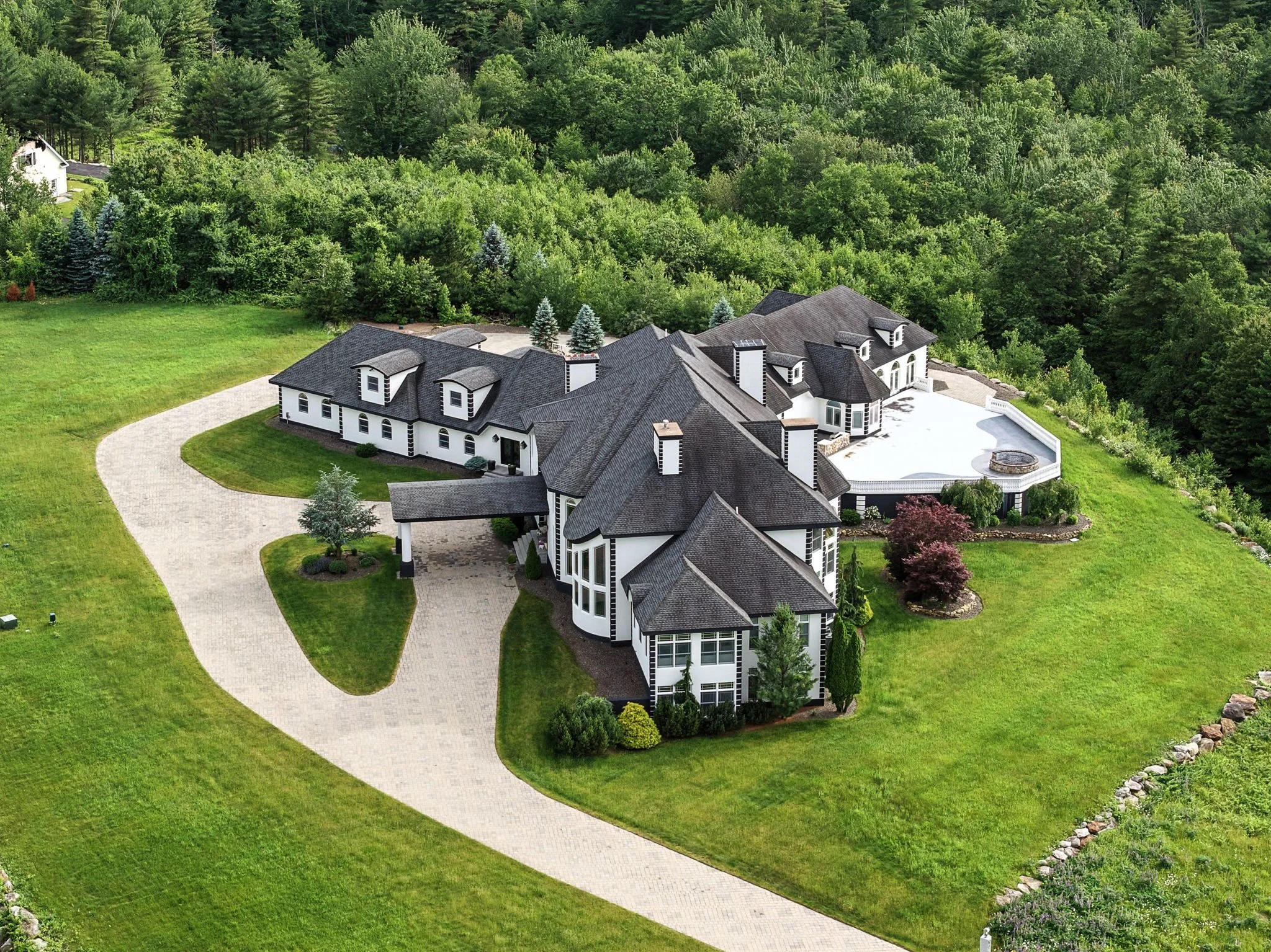6-web-or-mls-NewBostonExteriors-05.jpg