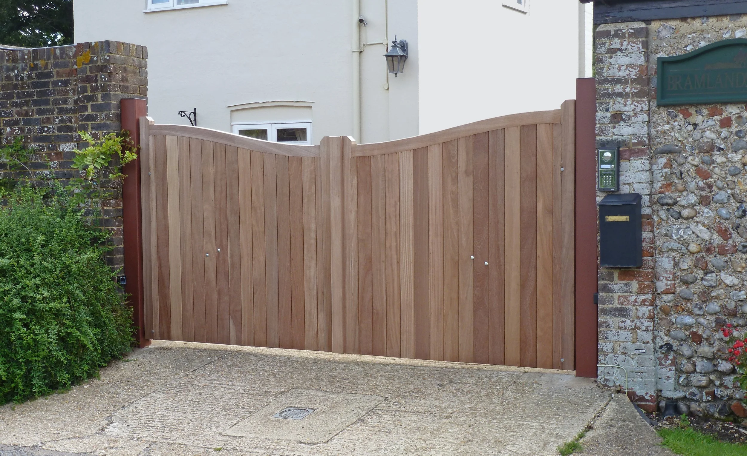 Concave Manor Gate WL West.jpg