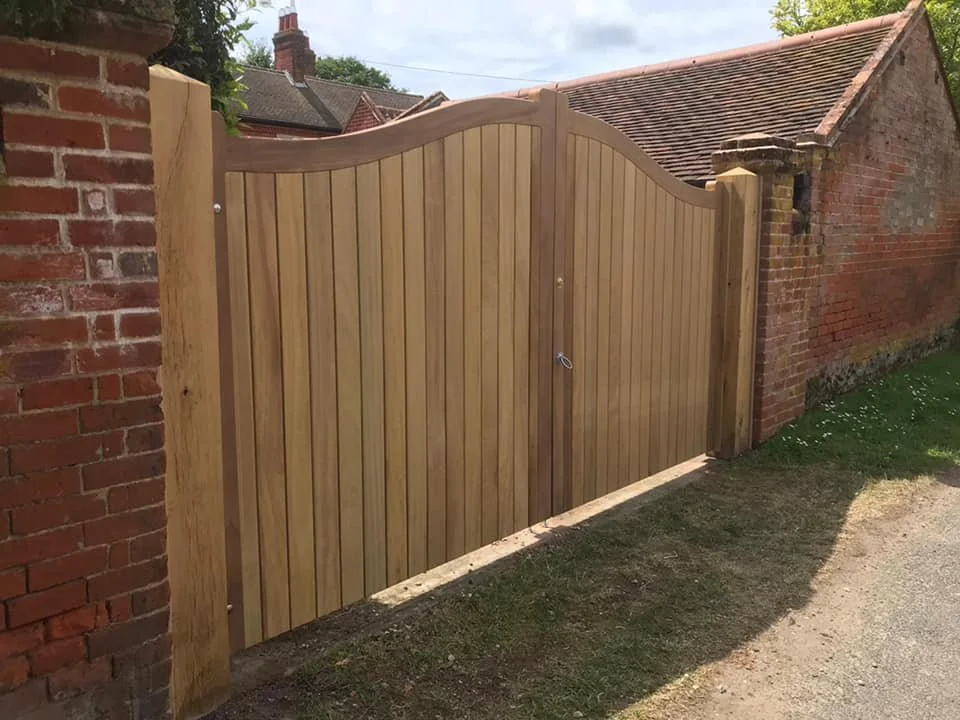 Convex Manor Gates WL West.jpg