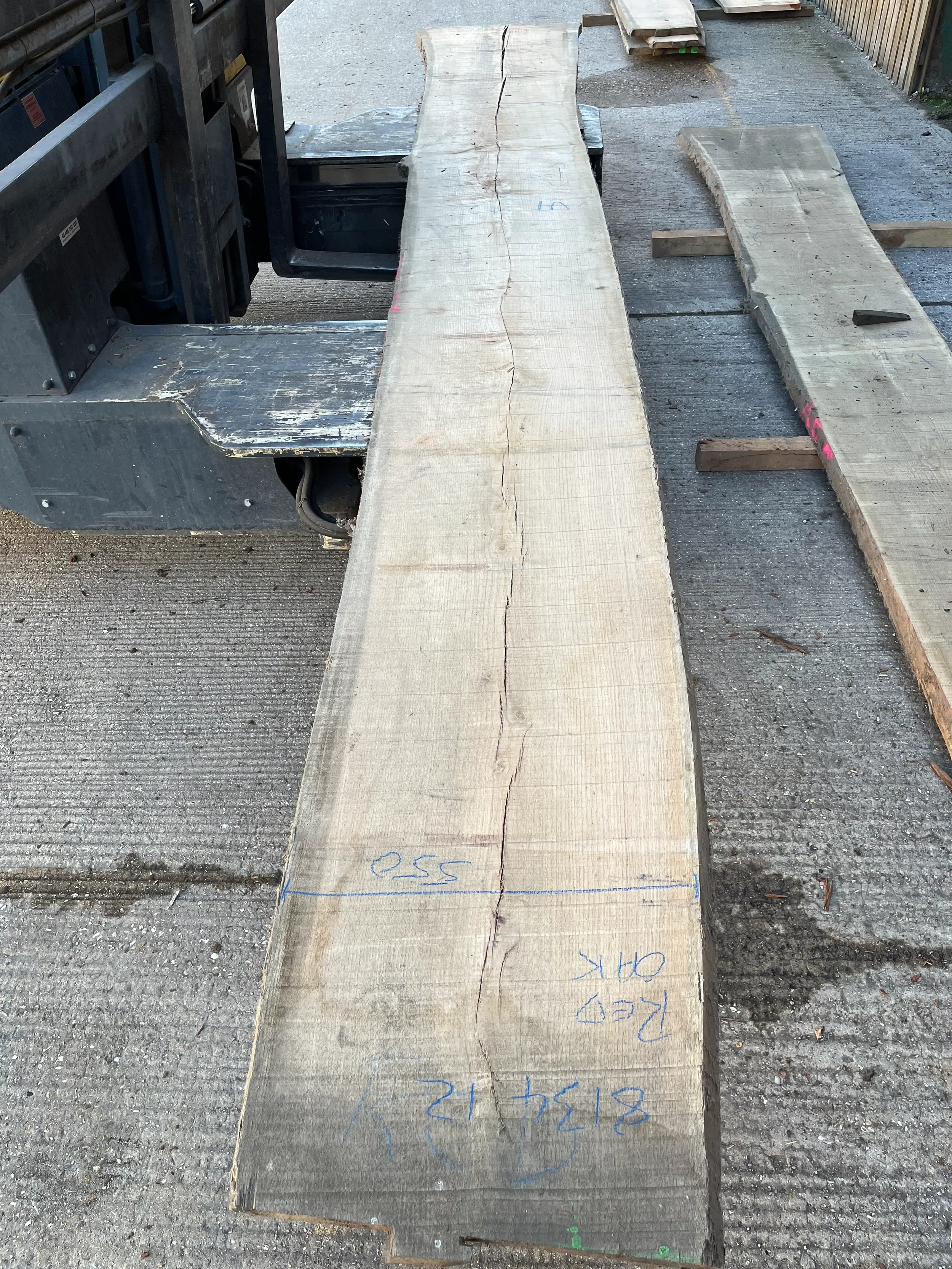 Red oak live edge board 813412 1.webp