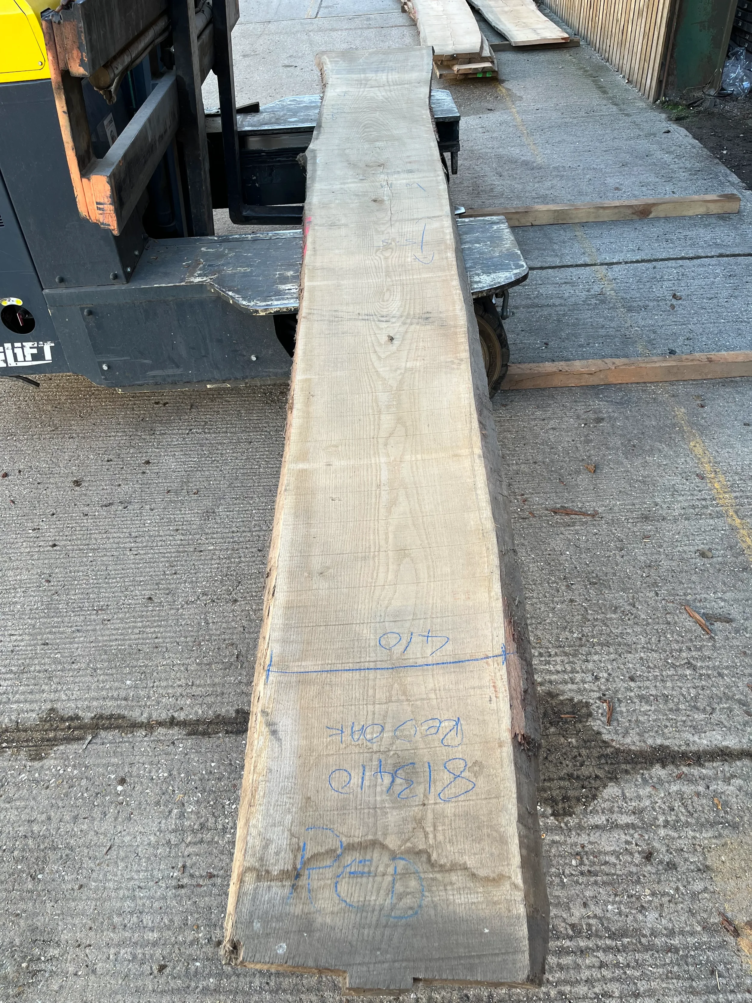 Red oak live edge board 813410 1.webp