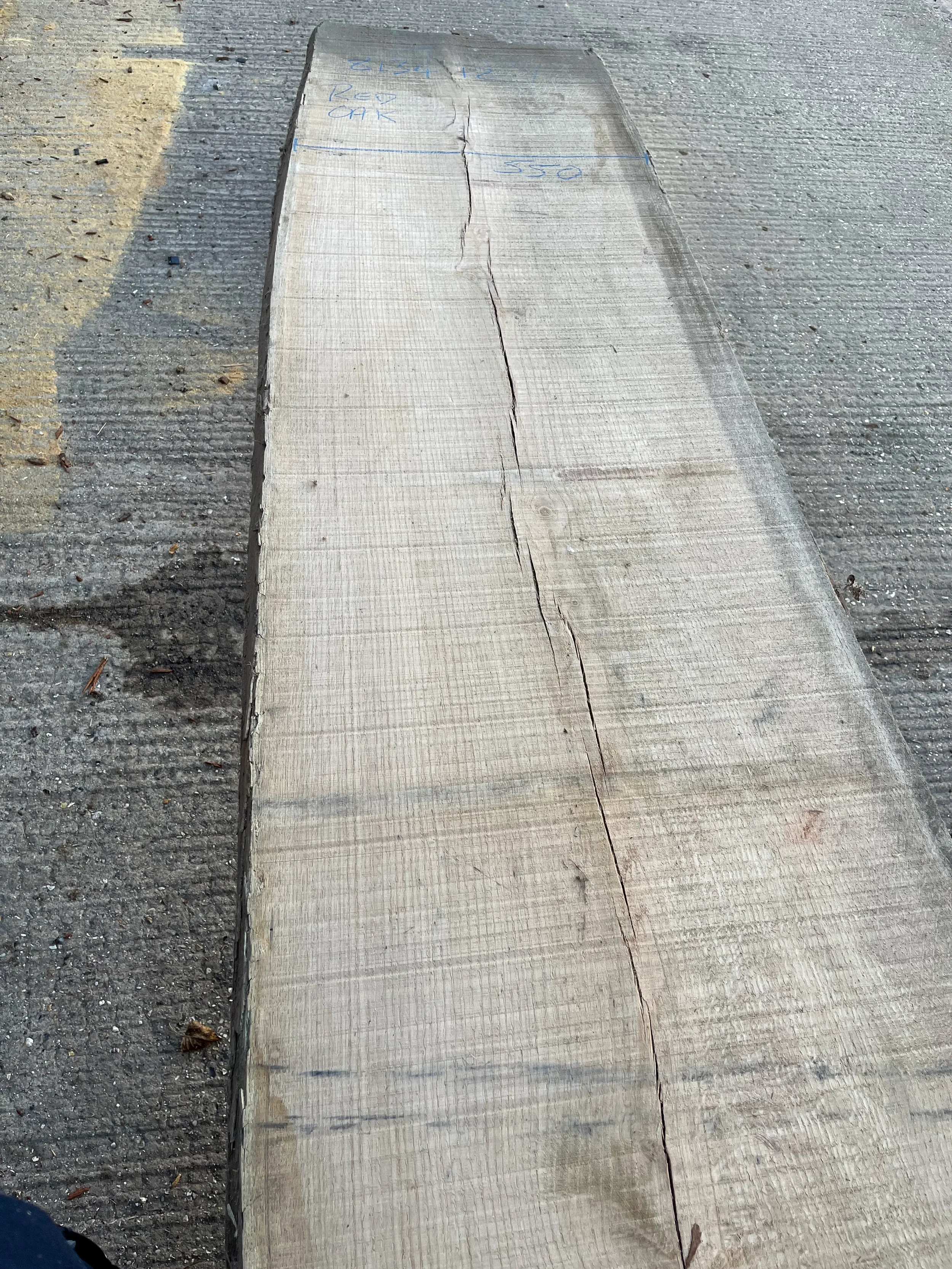 Red oak live edge board 813412 2.webp