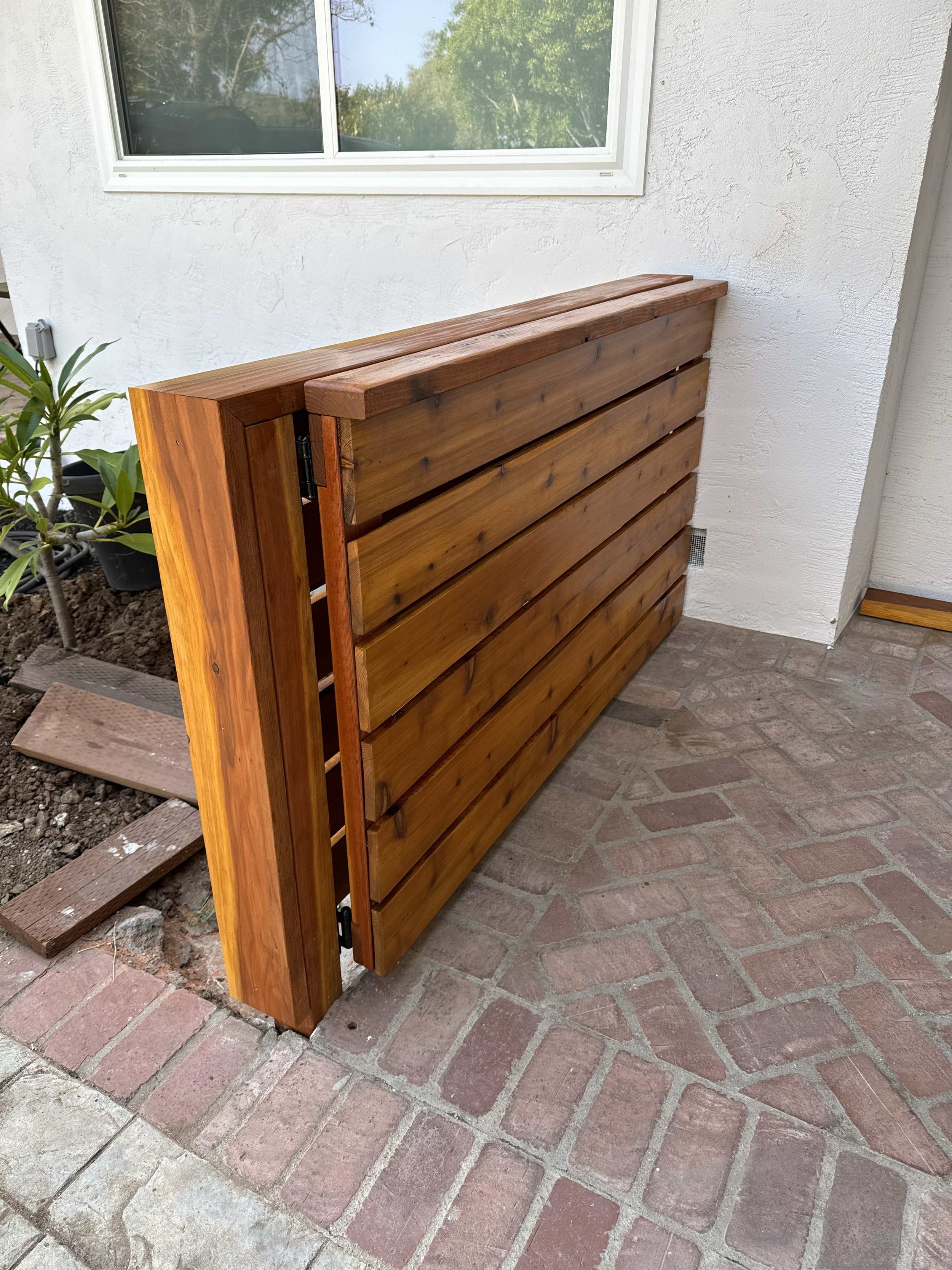 6 Foot Folding Fence in Redwood and Cedar