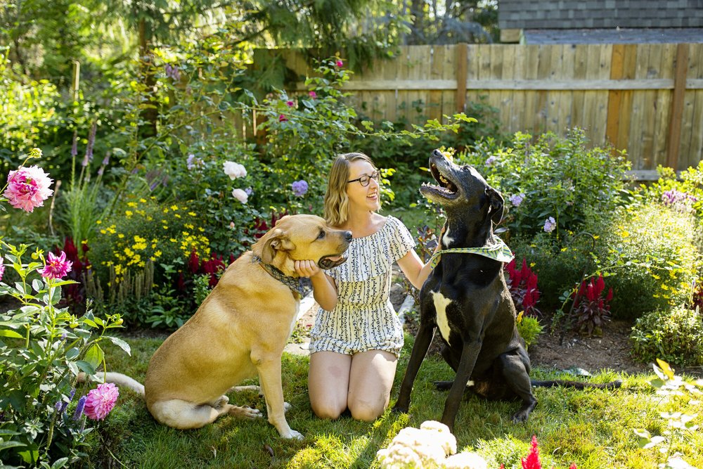 Seriously_Sabrina_Photography_Vancouver_Island_Aug_2019_Chelsea_Dogs_Garden_3.jpg