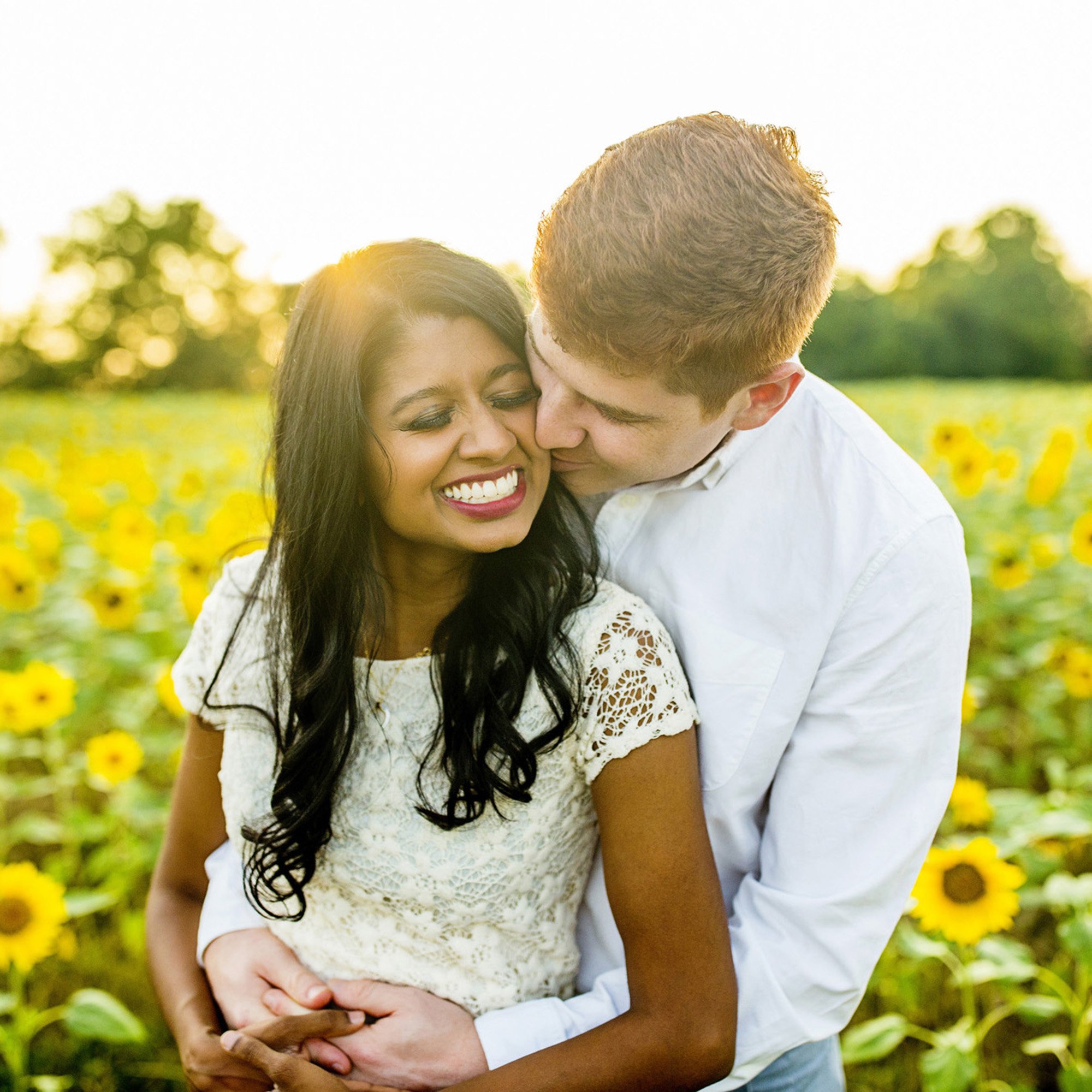 Seriously_Sabrina_Photography_Lexington_Midway_Kentucky_Engagement_Merefield_Sunflowers_Naz_and_Drew5.jpg