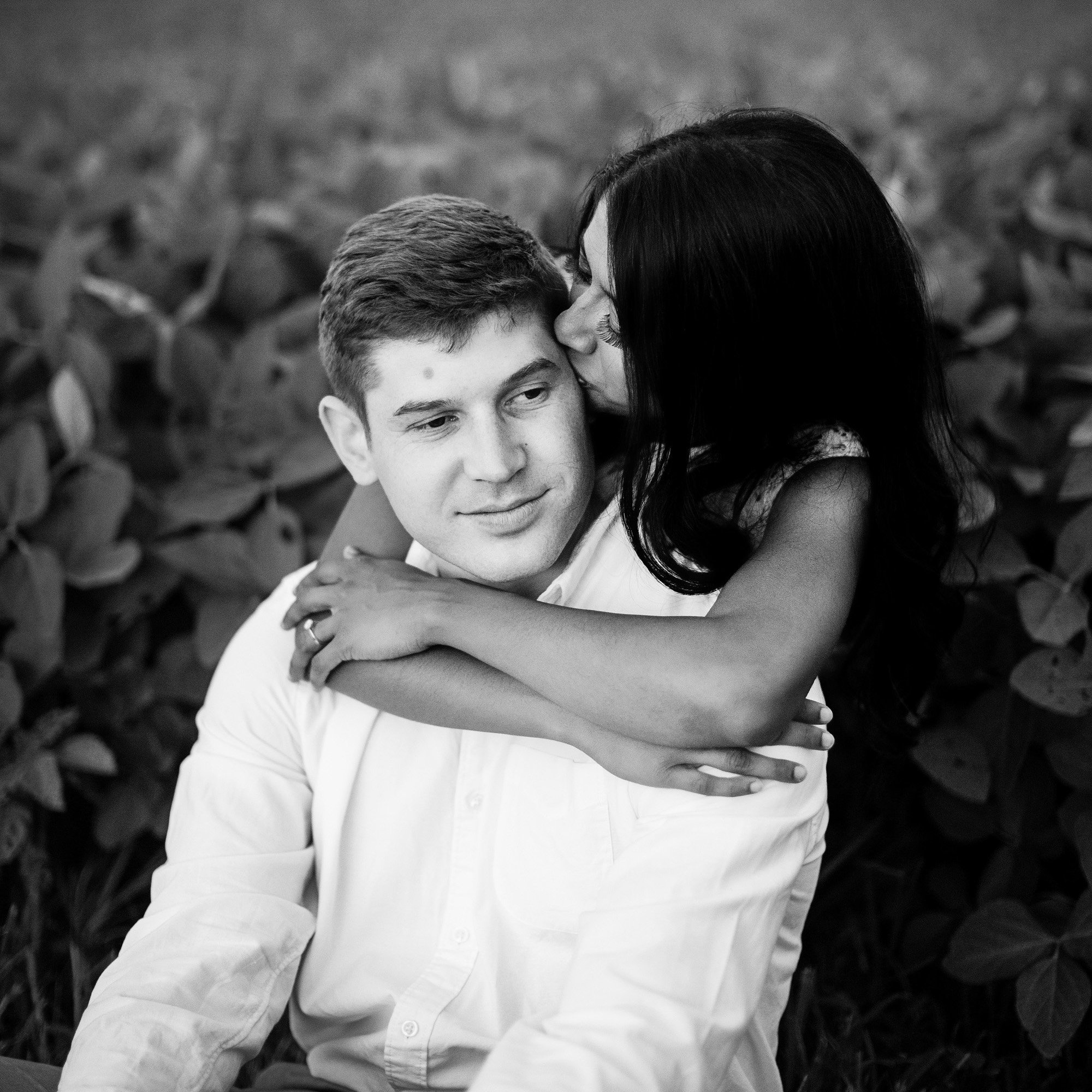 Seriously_Sabrina_Photography_Lexington_Midway_Kentucky_Engagement_Merefield_Sunflowers_Naz_and_Drew7.jpg