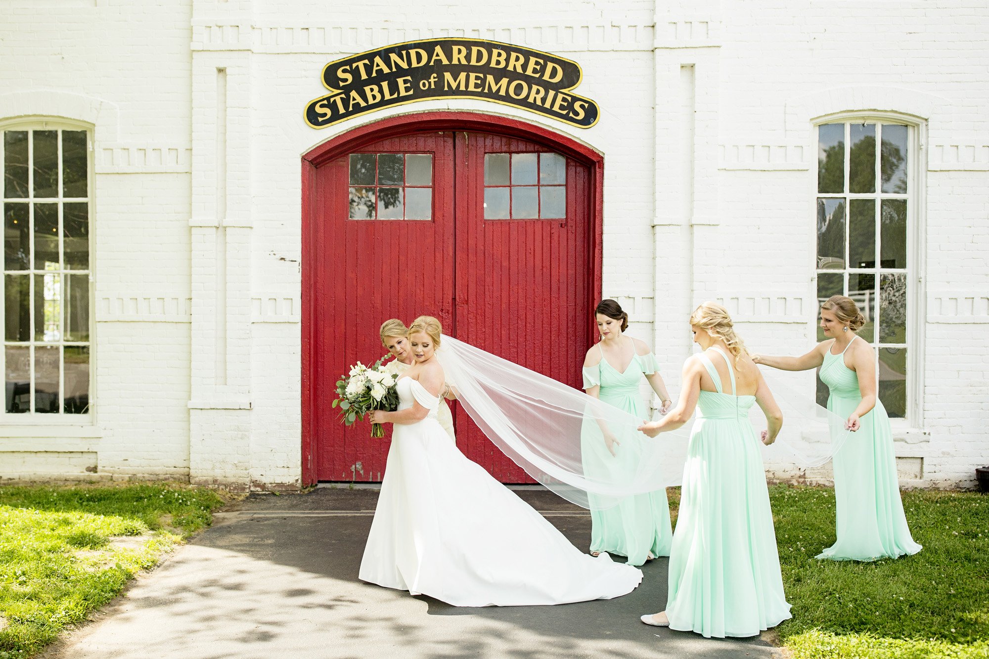 Seriously_Sabrina_Photography_Lexington_Kentucky_Pax_Christi_Round_Barn_Wedding_Beath_24.jpg