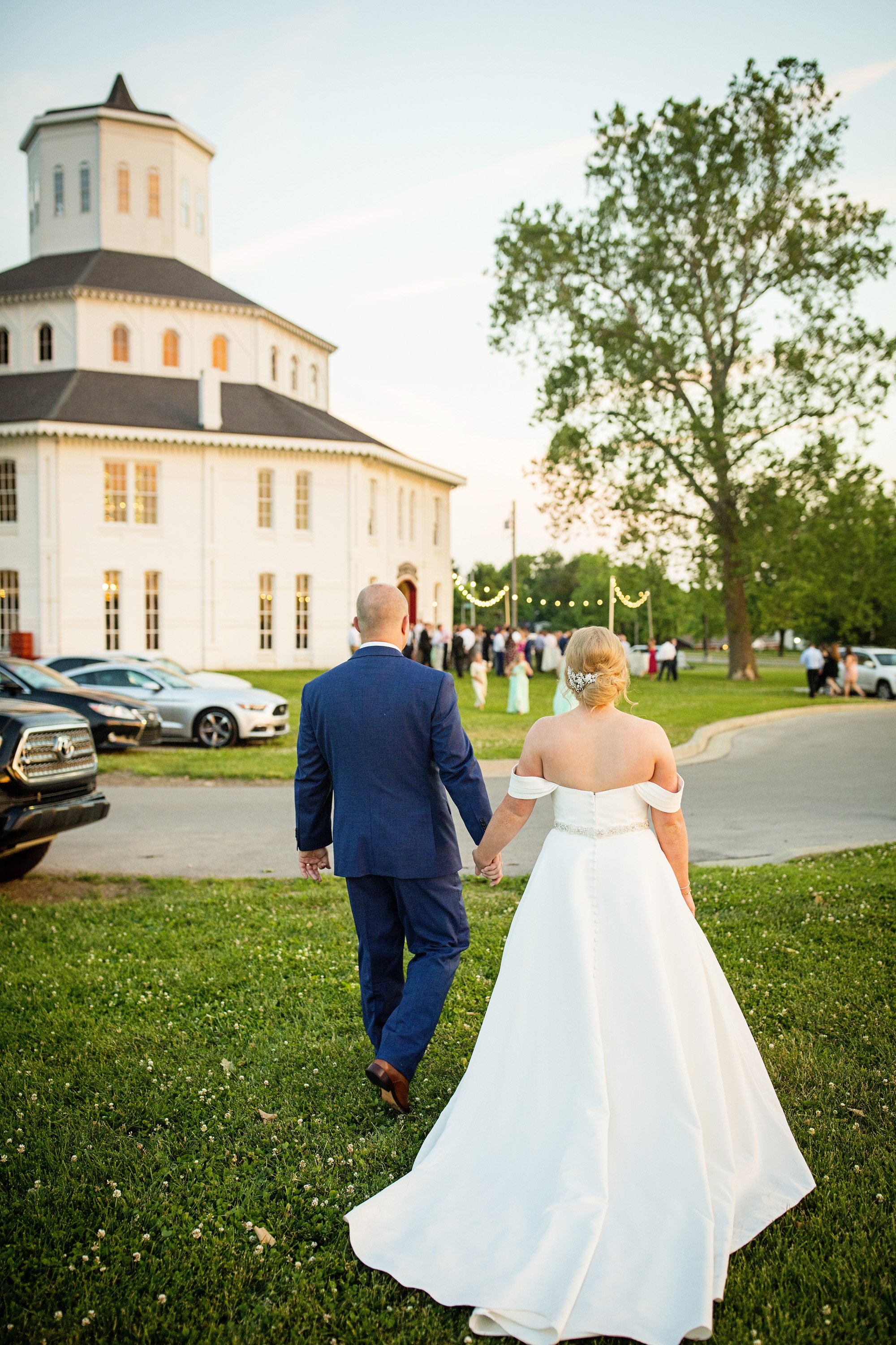 Seriously_Sabrina_Photography_Lexington_Kentucky_Pax_Christi_Round_Barn_Wedding_Beath_79.jpg