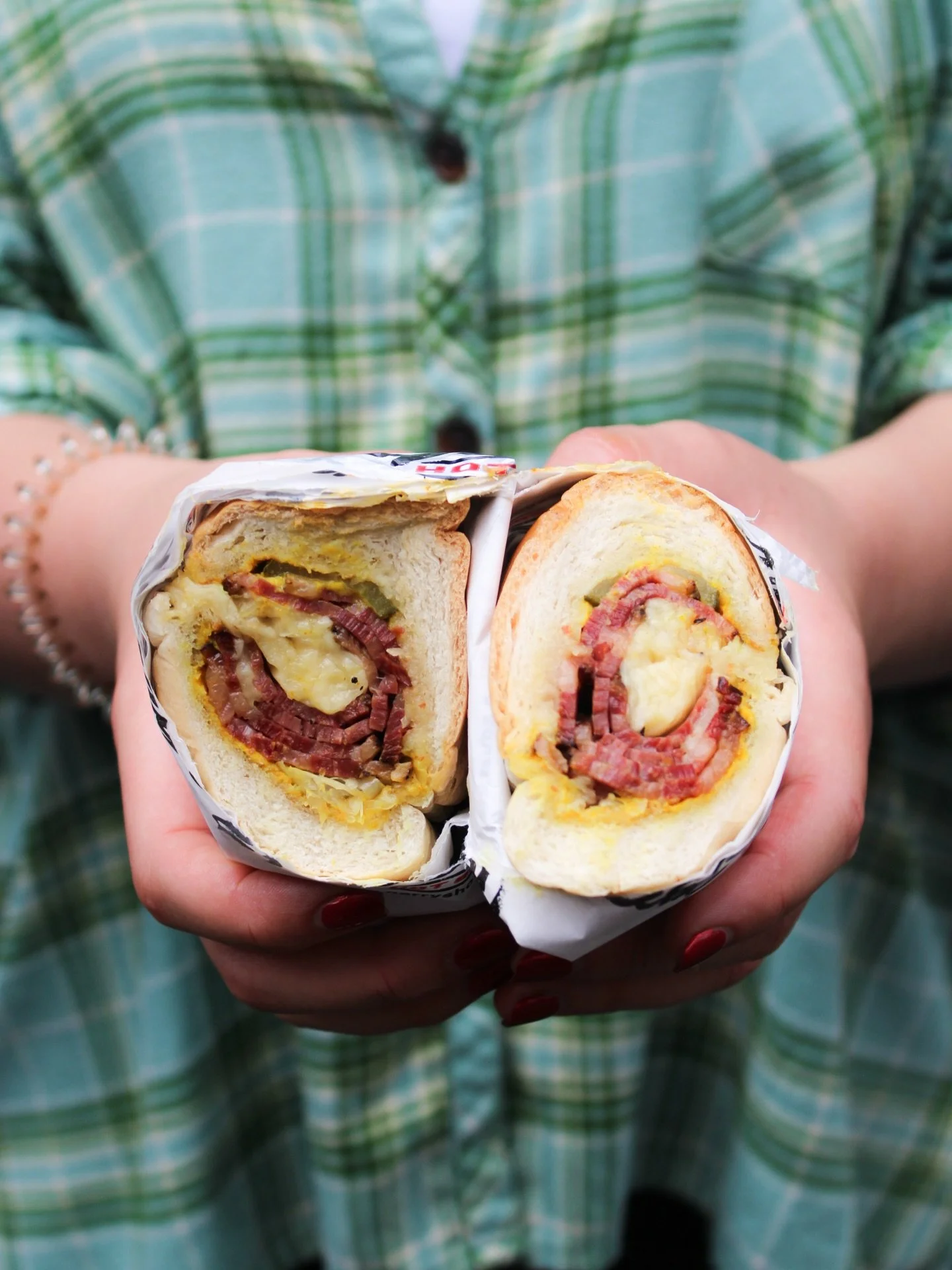 Proper pastrami subs done the Gerry&rsquo;s way.
House-smoked beef ( or turkey ) stacked and LOADED. 😍😍