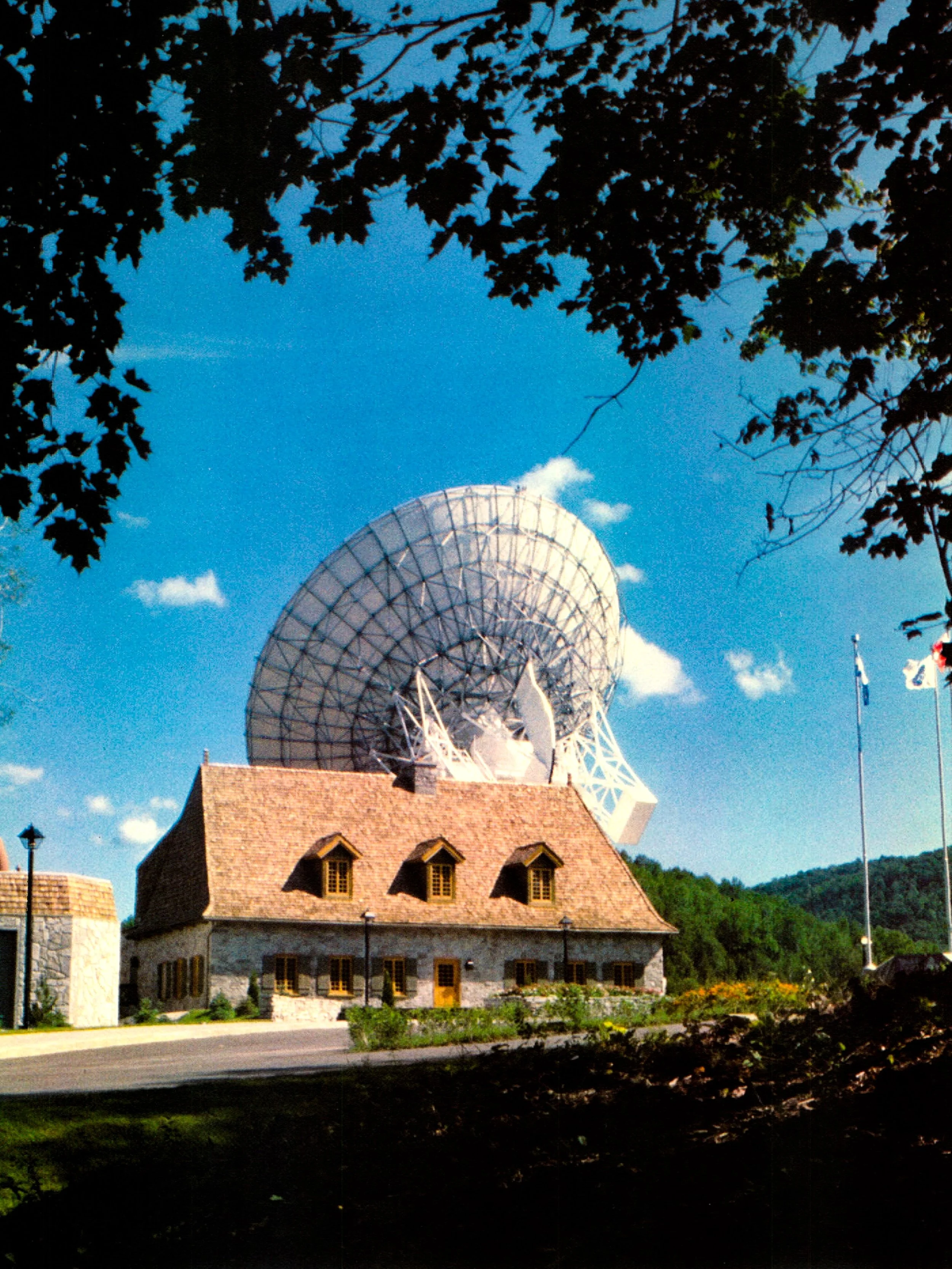 The Laurentides Earth Station 

Deep in the heart of Quebec&rsquo;s Laurentian Mountains just outside Weir, sits the Laurentides Earth Station. Supplied by Spar Aerospace Limited, the station once enabled Canadian communication with various European,