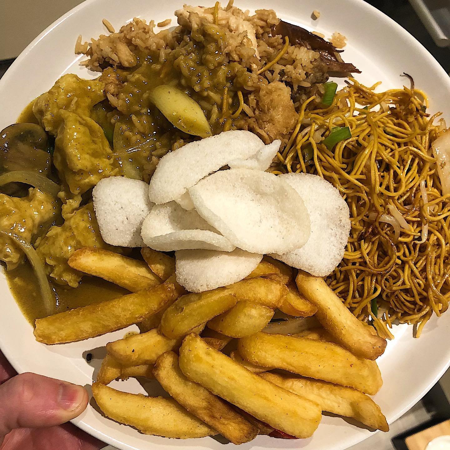 Just got a backlog of food from pre-Christmas. On that ultra processed free kick so I’m daydreaming of this Christmas Eve Chinese again. @vegangreenkitchen.mcr chicken curry, mixed meat fried rice, vegetable noodles, salt and pepper chips and s