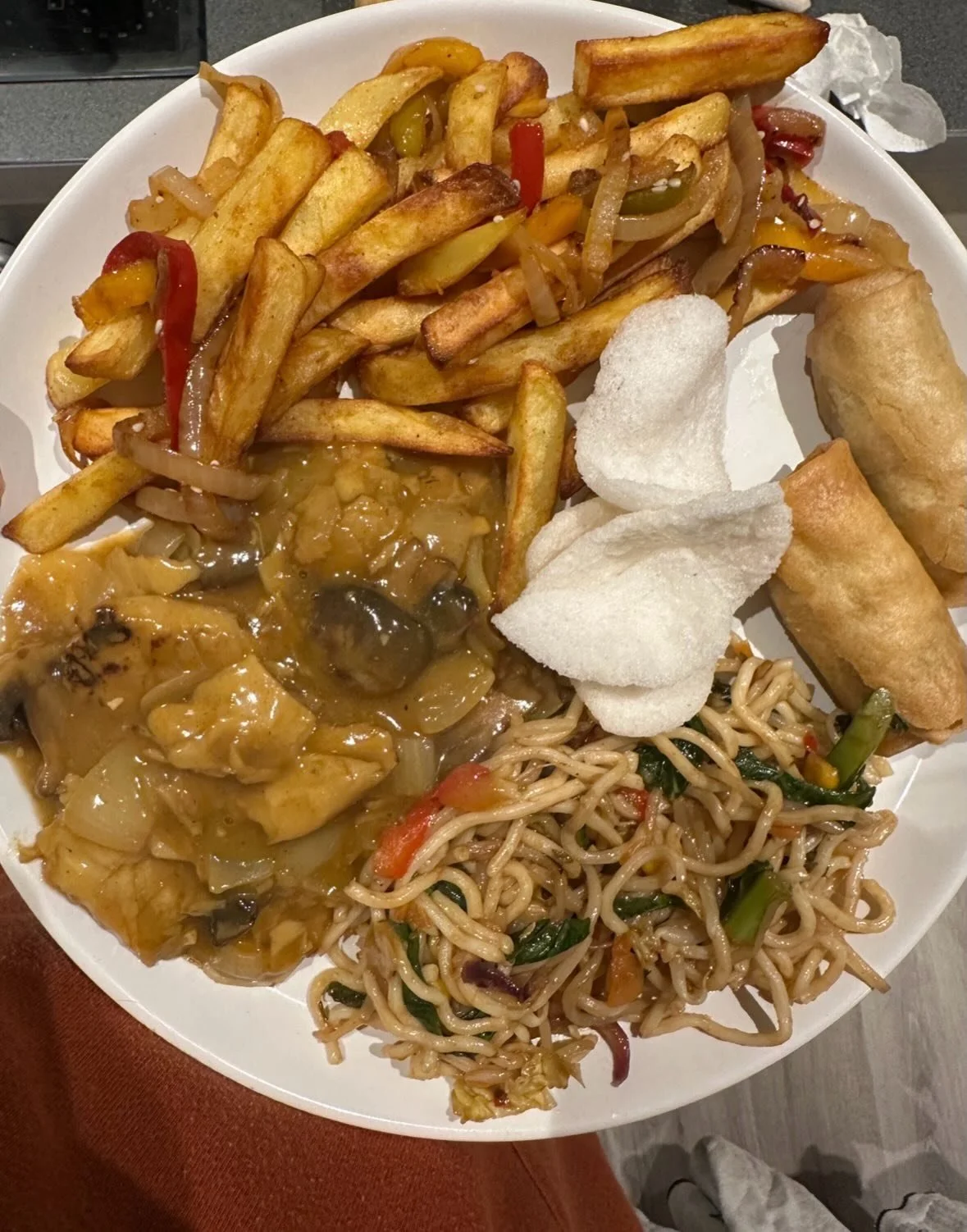 Happy Luna New Year 🎆 This meal is about as traditionally Chinese as a Tikka Masala but it&rsquo;s still class 🌞 Homemade salt and pepper chips, vegan chicken curry, spring rolls, vegan prawn crackers and a  vegetable chow mein 🍜

Loved it, had tw