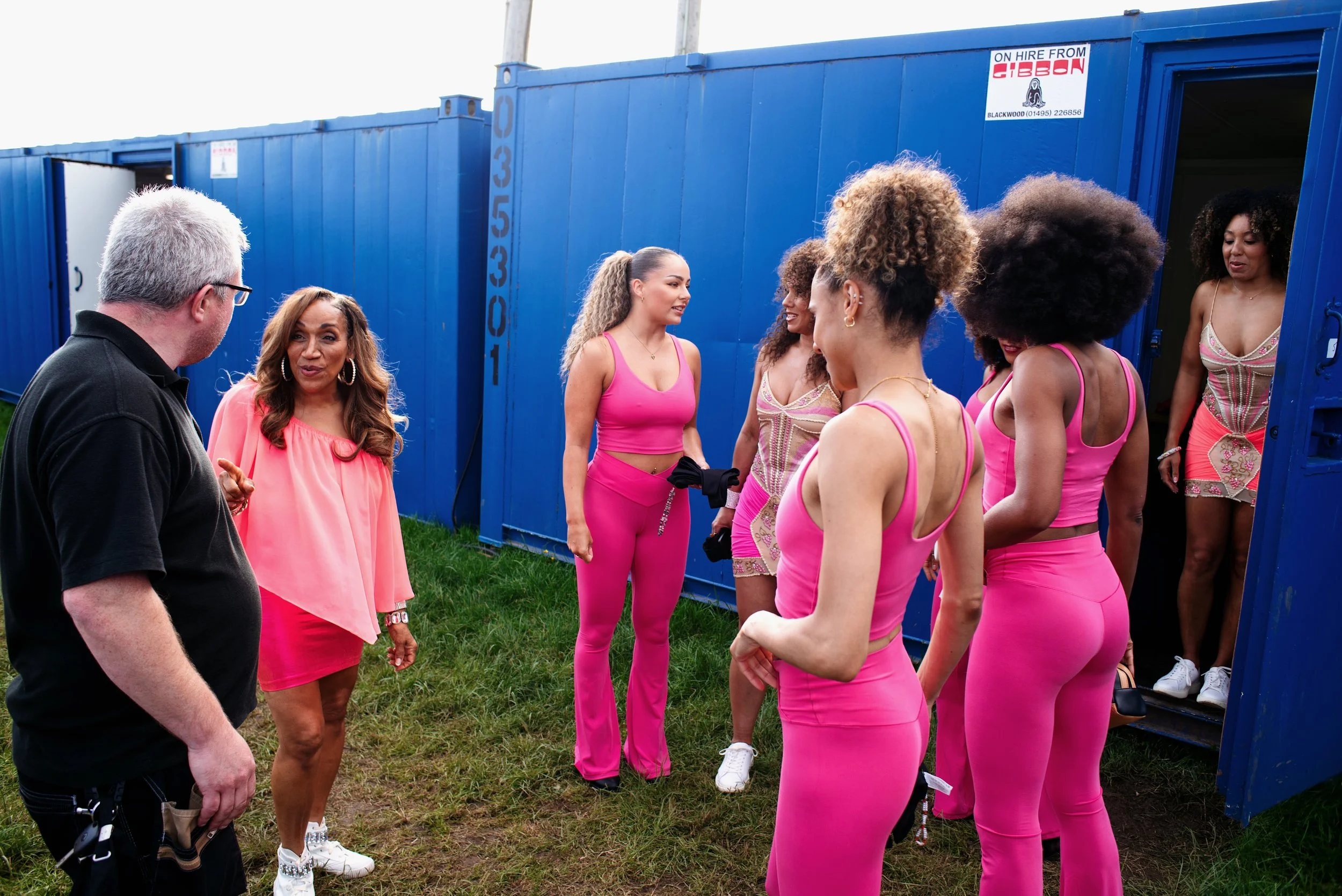 18 sister sledge backstage v.JPG