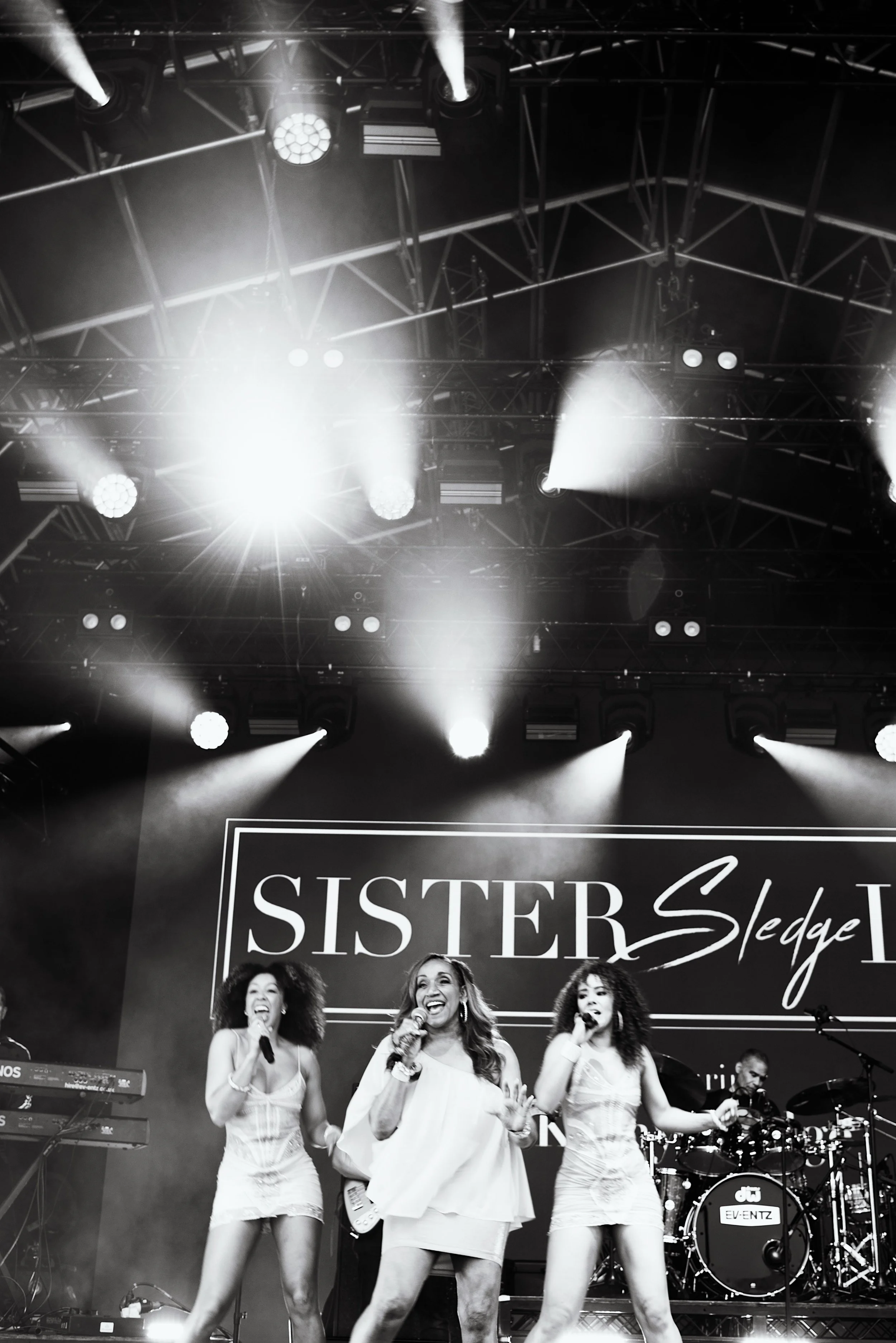 20 sistersledge bw v.JPG