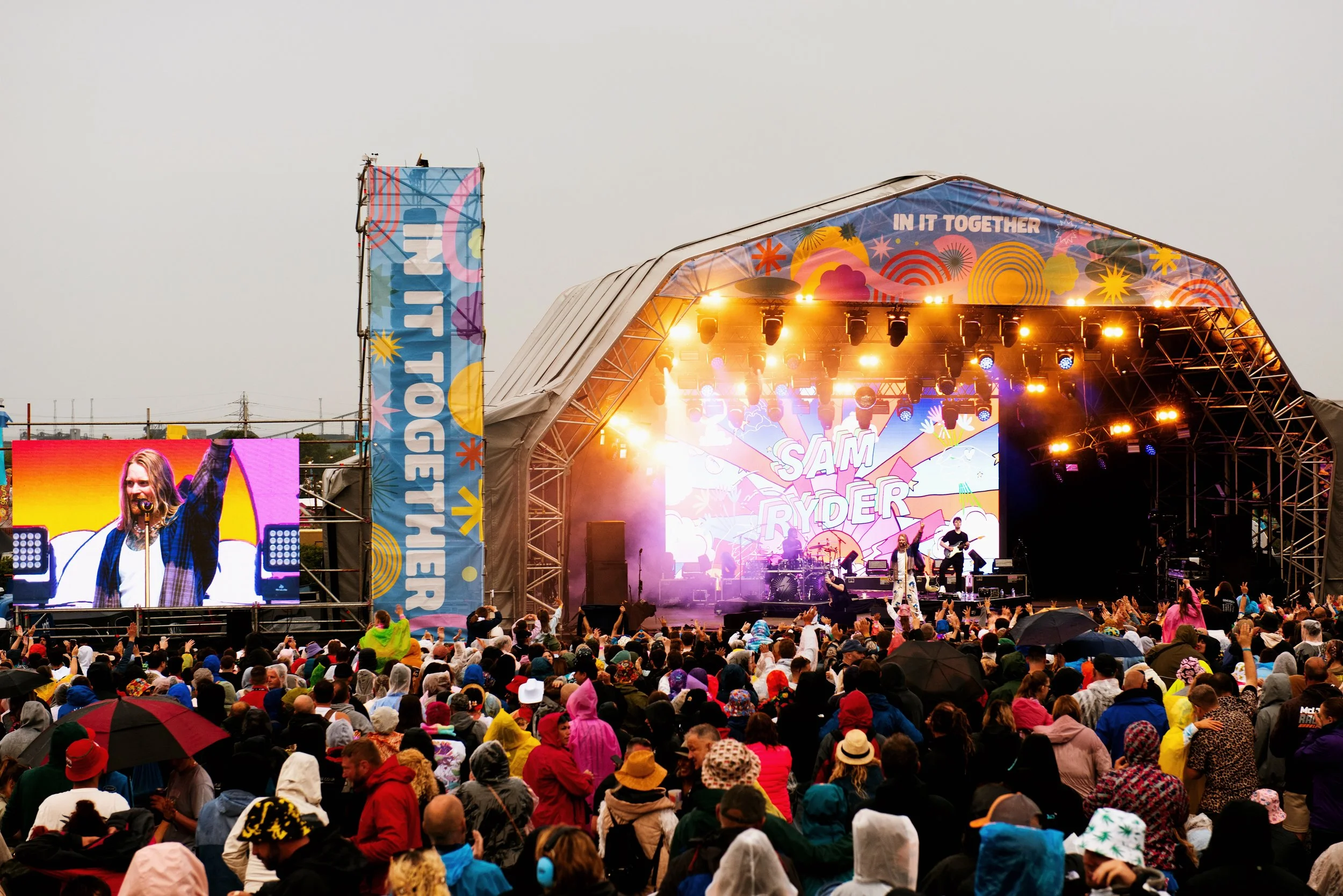 17 sam from crowd v.JPG