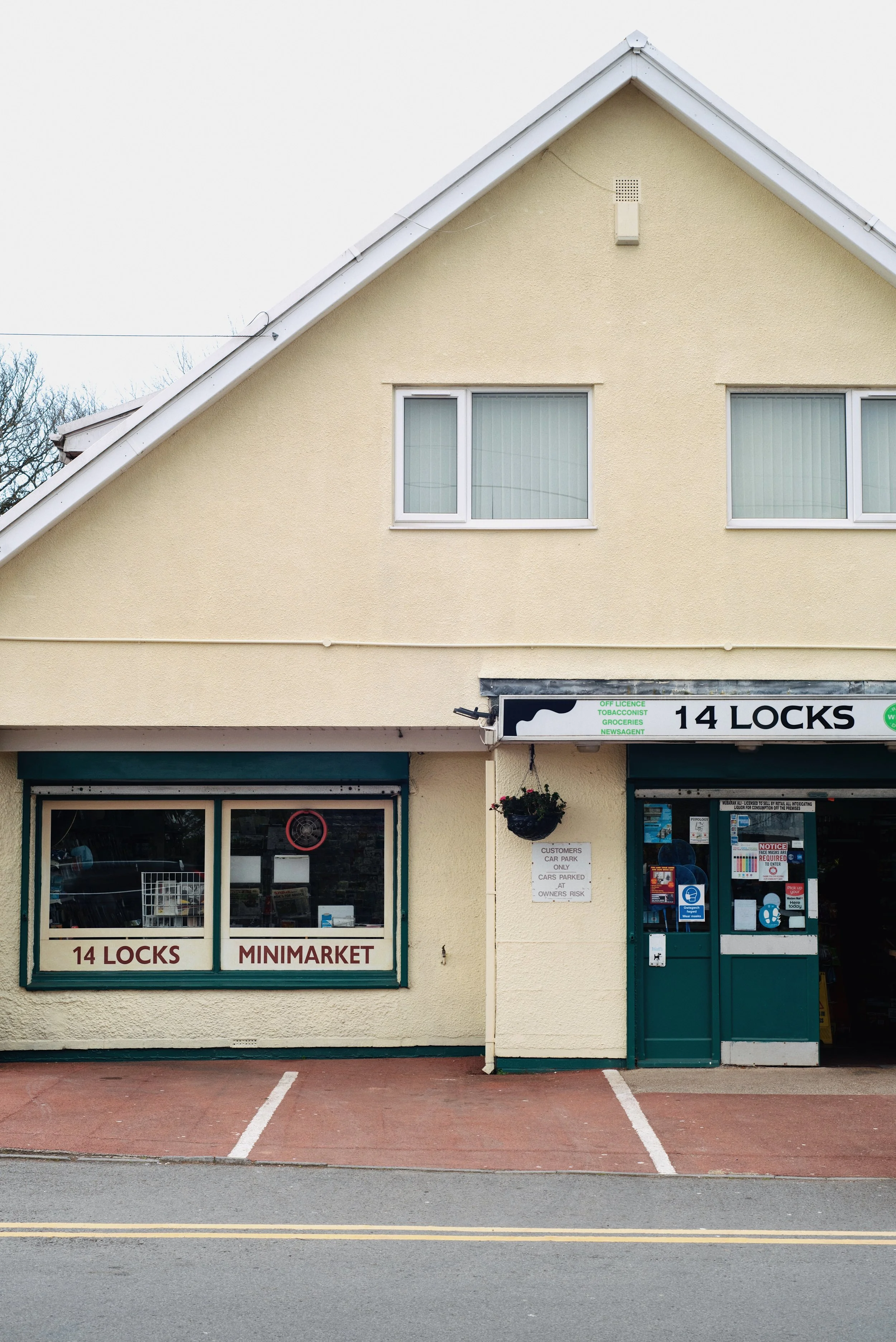 17 fourteen locks shop.jpg