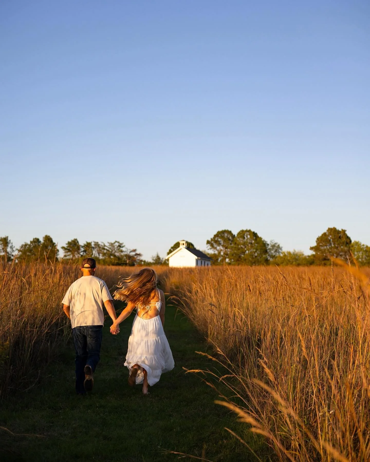 Chasing sunsets with Savannah &amp; Jackson got me so excited for their wedding 🌅