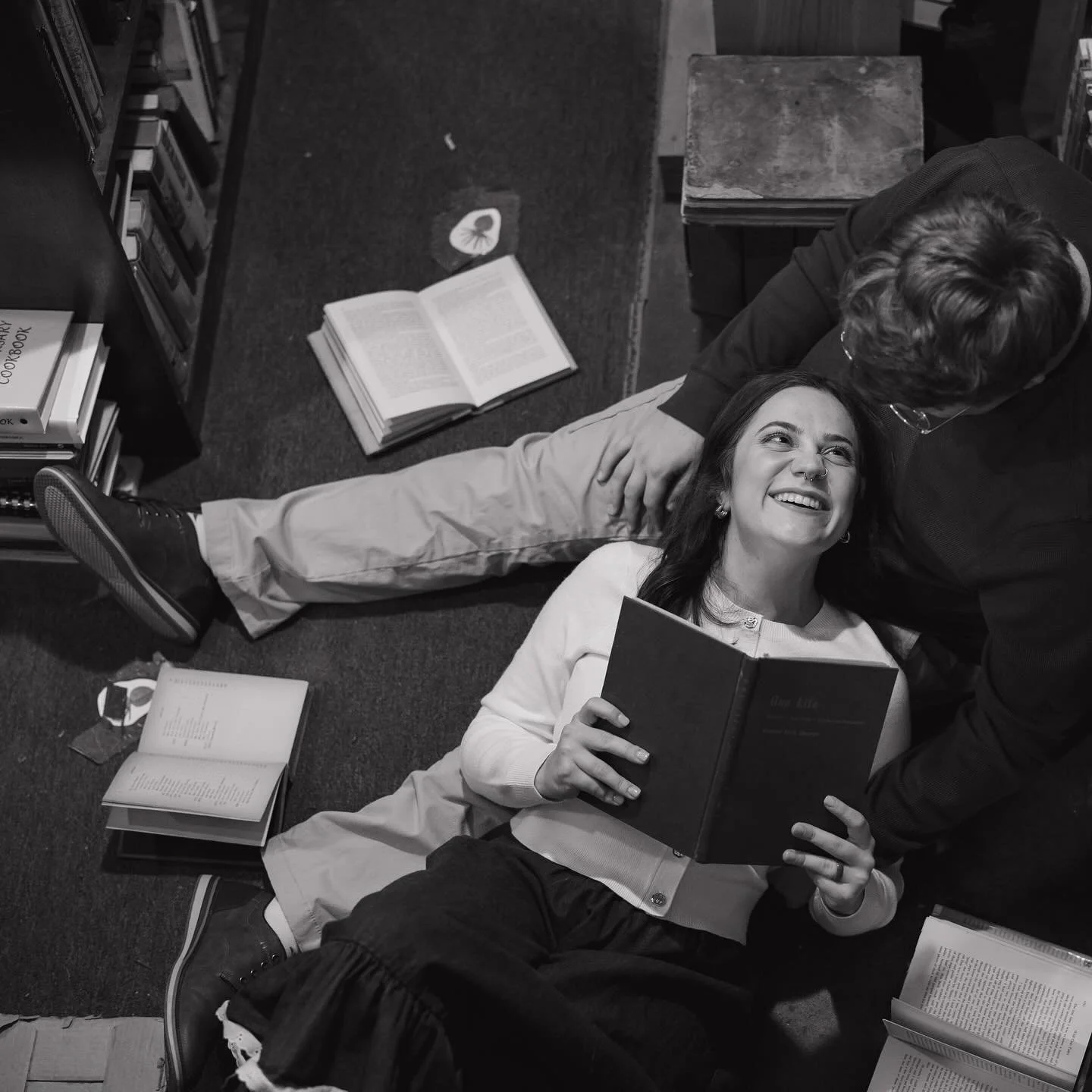 Engagement photos or date night? These two said why should they be any different. 📚🍦🐈