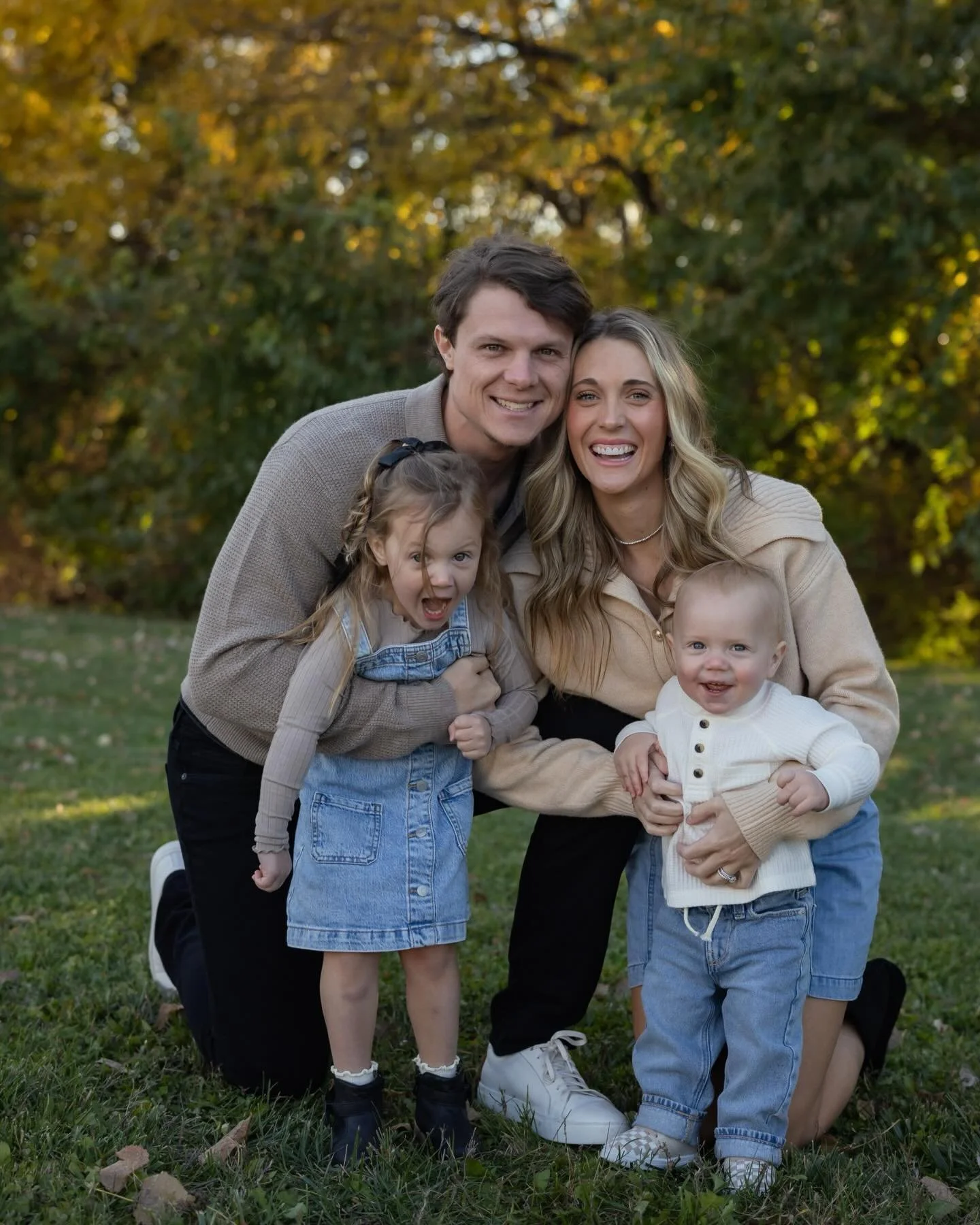 Life looks a lot fuller now than it did when I shot Maddie &amp; Jake&rsquo;s wedding and then Kenzie &amp; Nelly&rsquo;s. Forever grateful to grow alongside this family. So much love for them. 💖